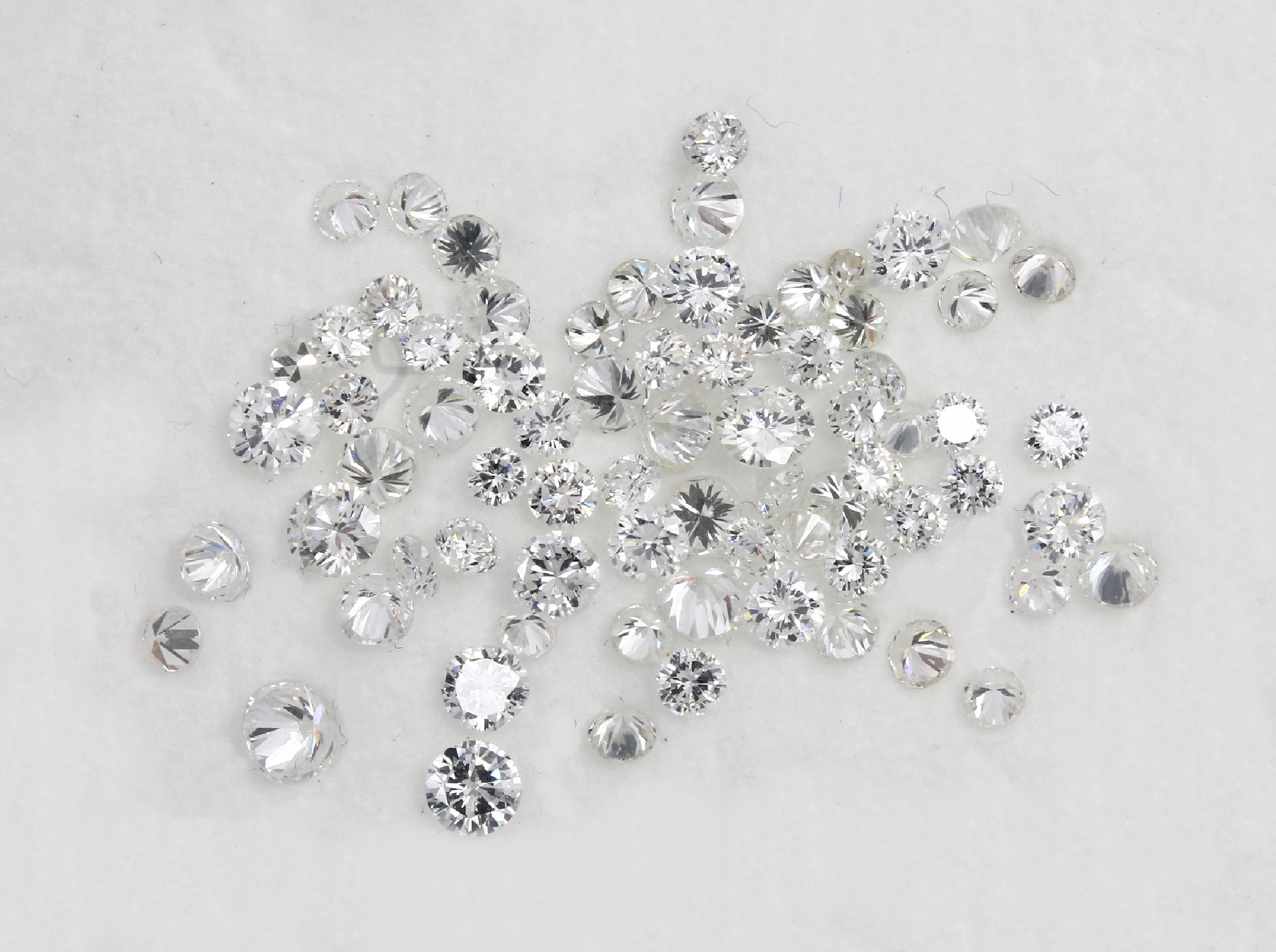 Detail a: Lot lose Brillanten, zus. ca. 2.35 ct feines Weiß/vvs-vs-si