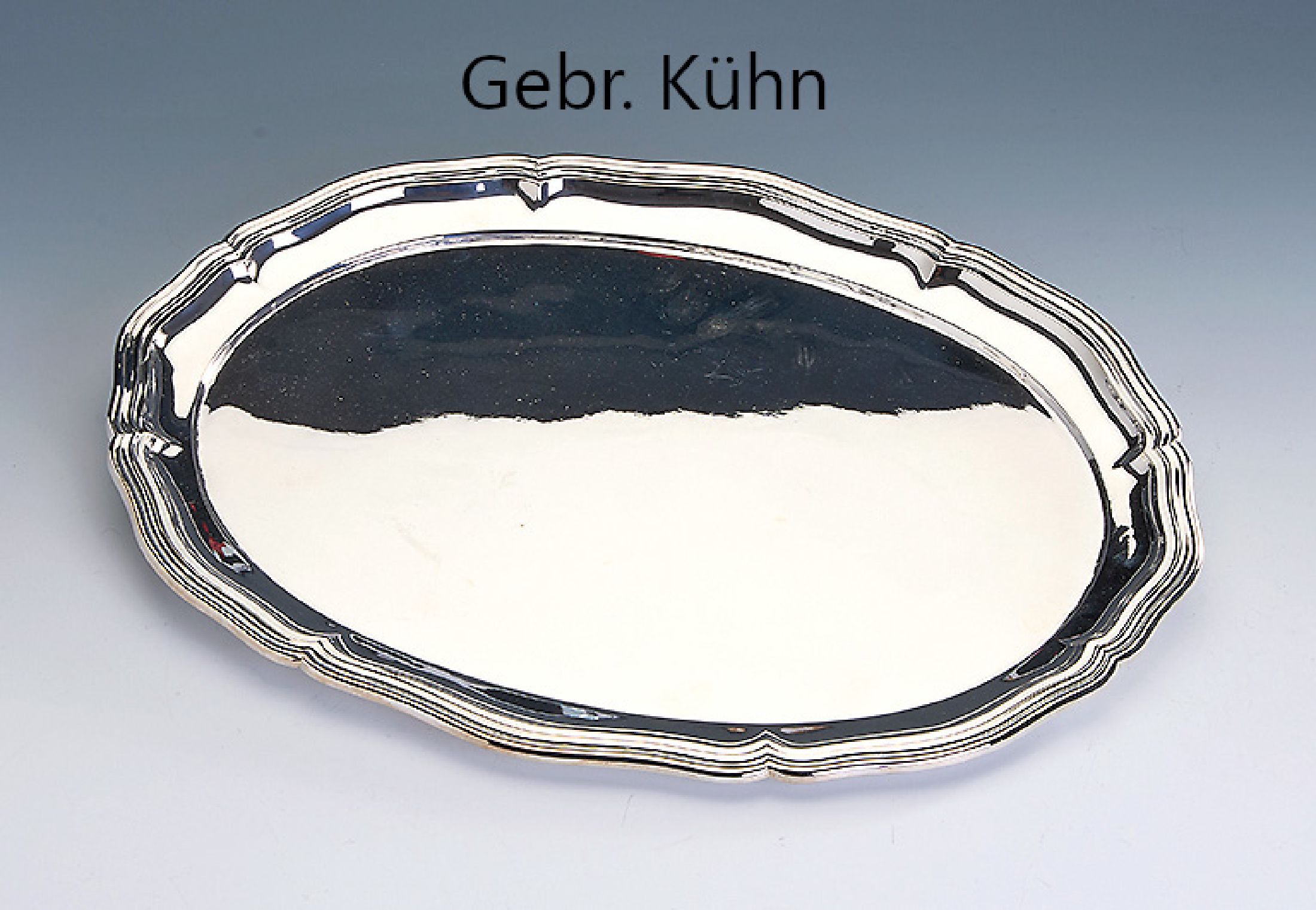 Tablett, deutsch 1930er Jahre, 800er Silber, Gebr. Kühn, Schwäbisch-Gmünd, barockisierend, ca. 40 x 29 cm, ca. 755 g, rücks. 2 kl. Dellen, von ...