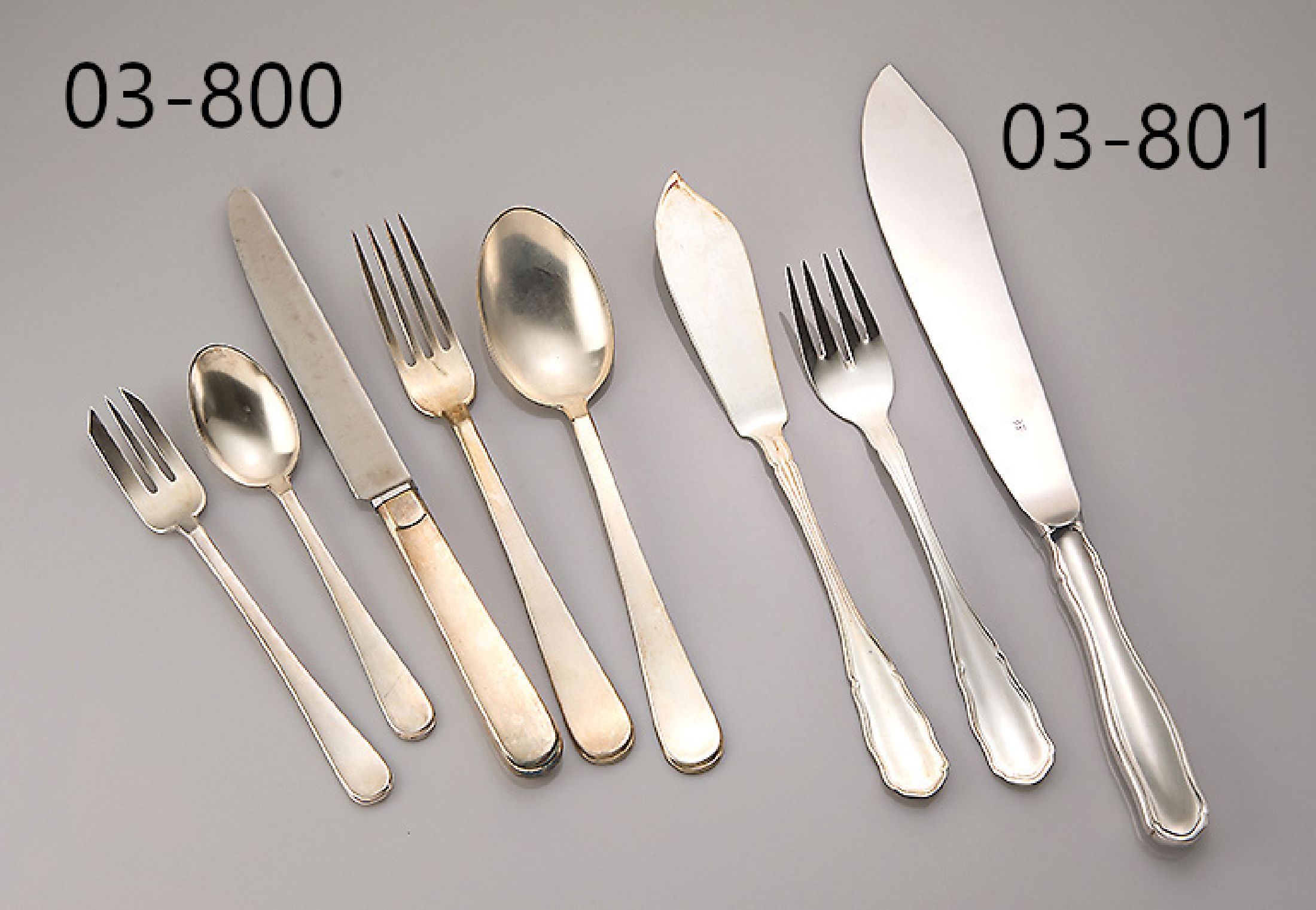 WMF Fischbesteck, 800er Silber, bestehend aus: 12 Gabeln und 12 Messer und 1 Vorlege- messer, total ca. 1010 g, passend zu Kat.-Nr. 03-00798