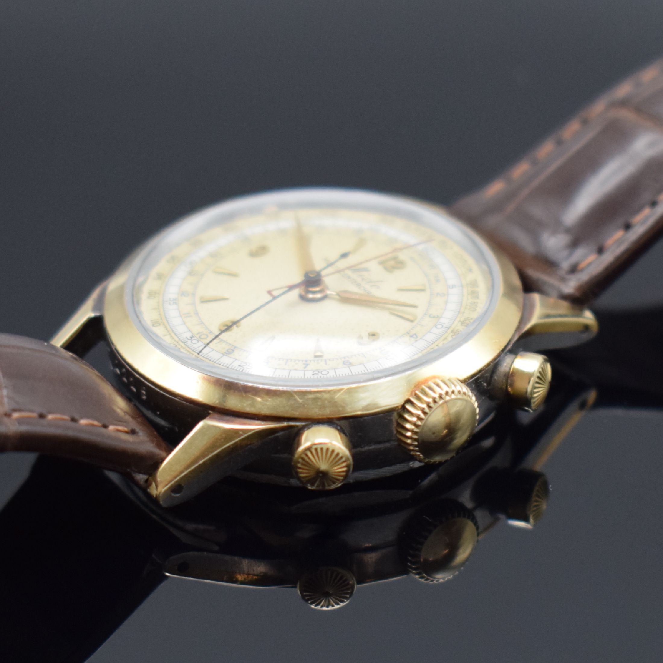 Detail b: MIDO Multi-Centerchrono seltener Armbandchronograph in Stahl/Gold, Schweiz um 1950, Handaufzug, verschr. Geh. m. starker Goldhaube, orig. Krone & ...