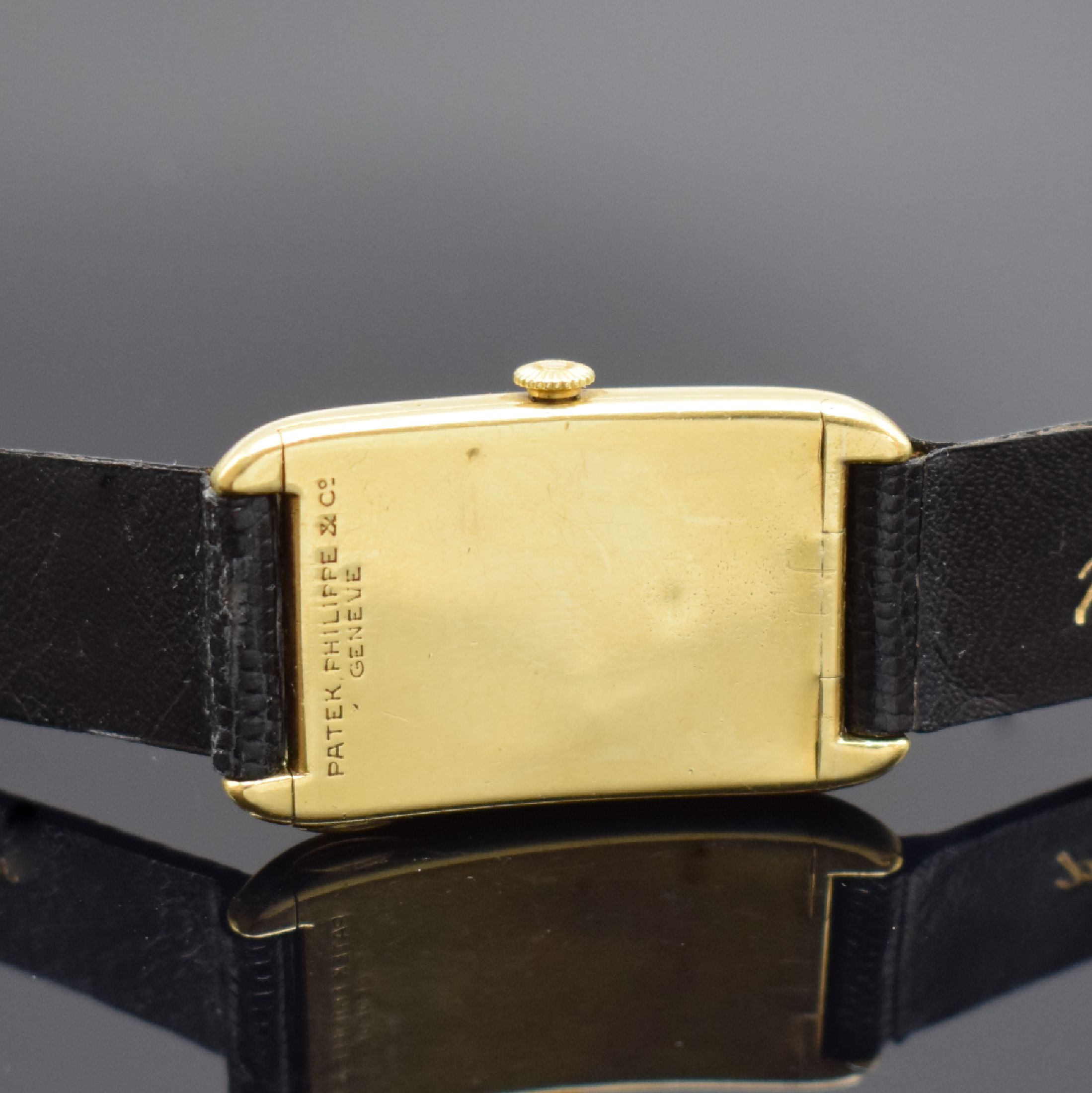 Detail c: PATEK PHILIPPE & Co sehr seltene & frühe rechteckige Armbanduhr in GG 750/000, Schweiz um 1928, Handaufzug, rücks. sign. Scharniergeh., orig. ...