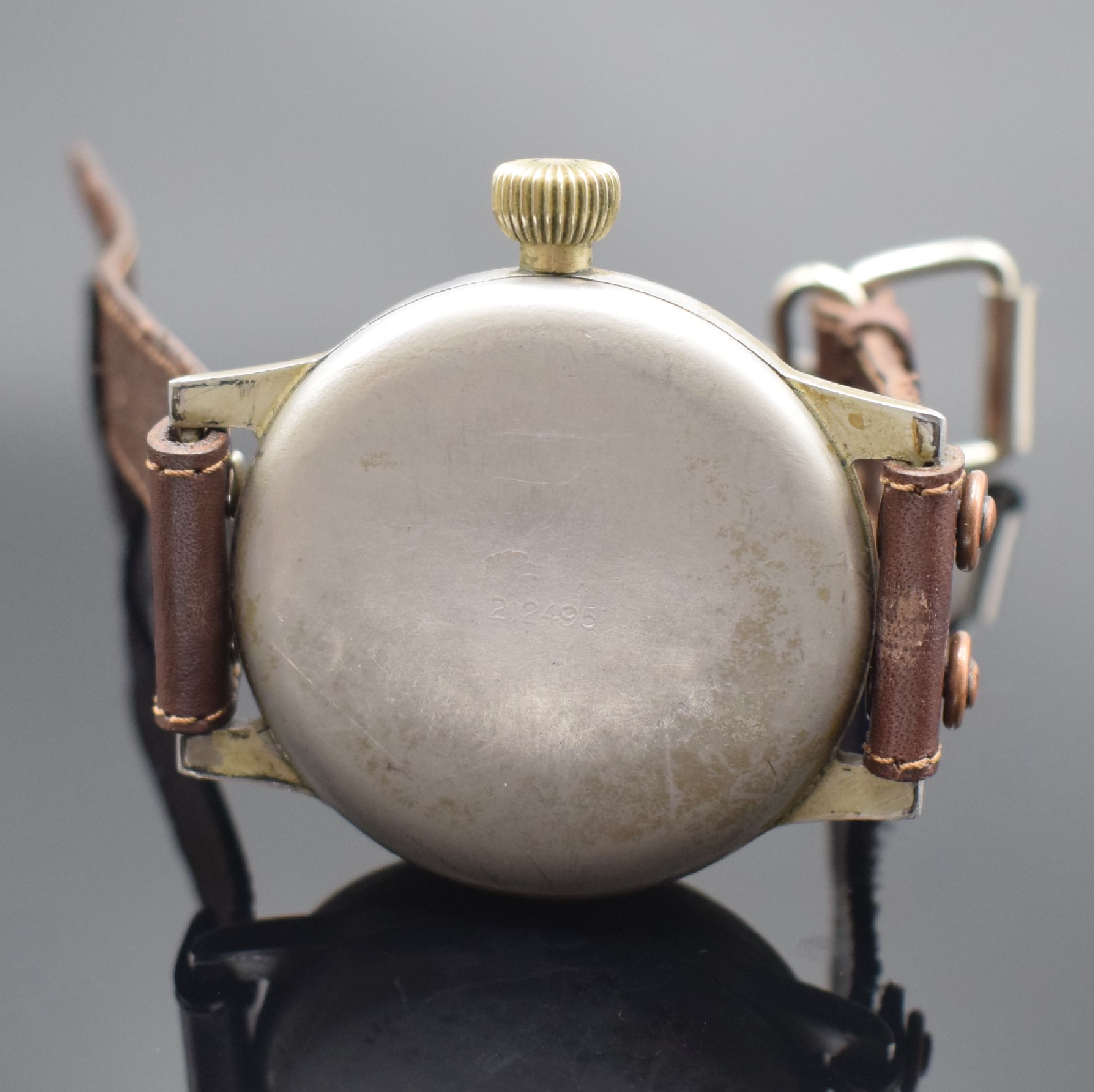 Detail b: A. LANGE & SÖHNE Fliegeruhr FL 23883, Deutschland um 1940, Stahlgeh. noch teilw. lackiert, fertiggestellt von Deiter in Essen, späteres Lederband, ...