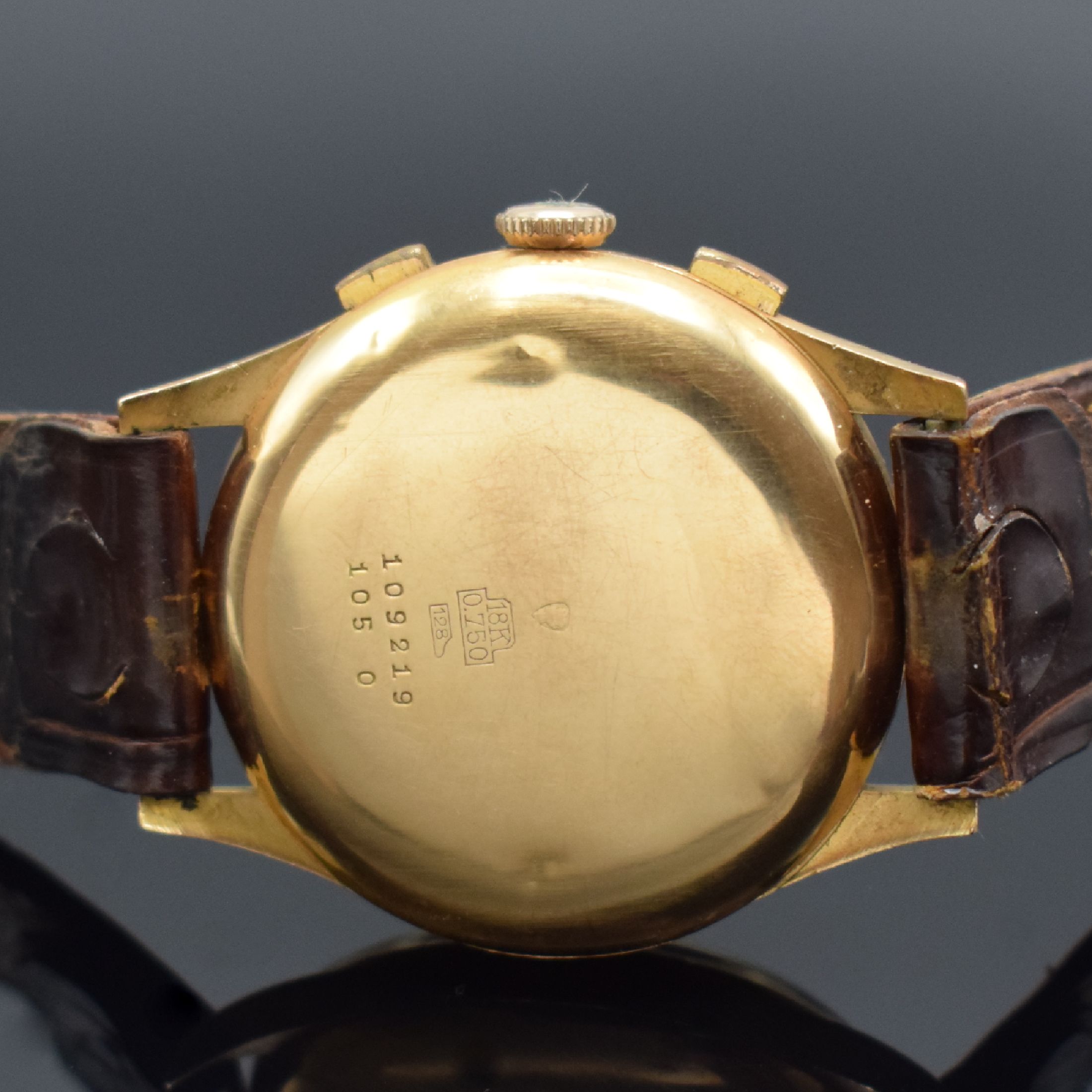 Detail d: BRITIX / Chronographe Suisse Herrenarmbanduhr mit Chronograph in RG 750/000, Schweiz um 1950, Handaufzug, Boden & Glasrand aufgedr., kupferfarb. ...