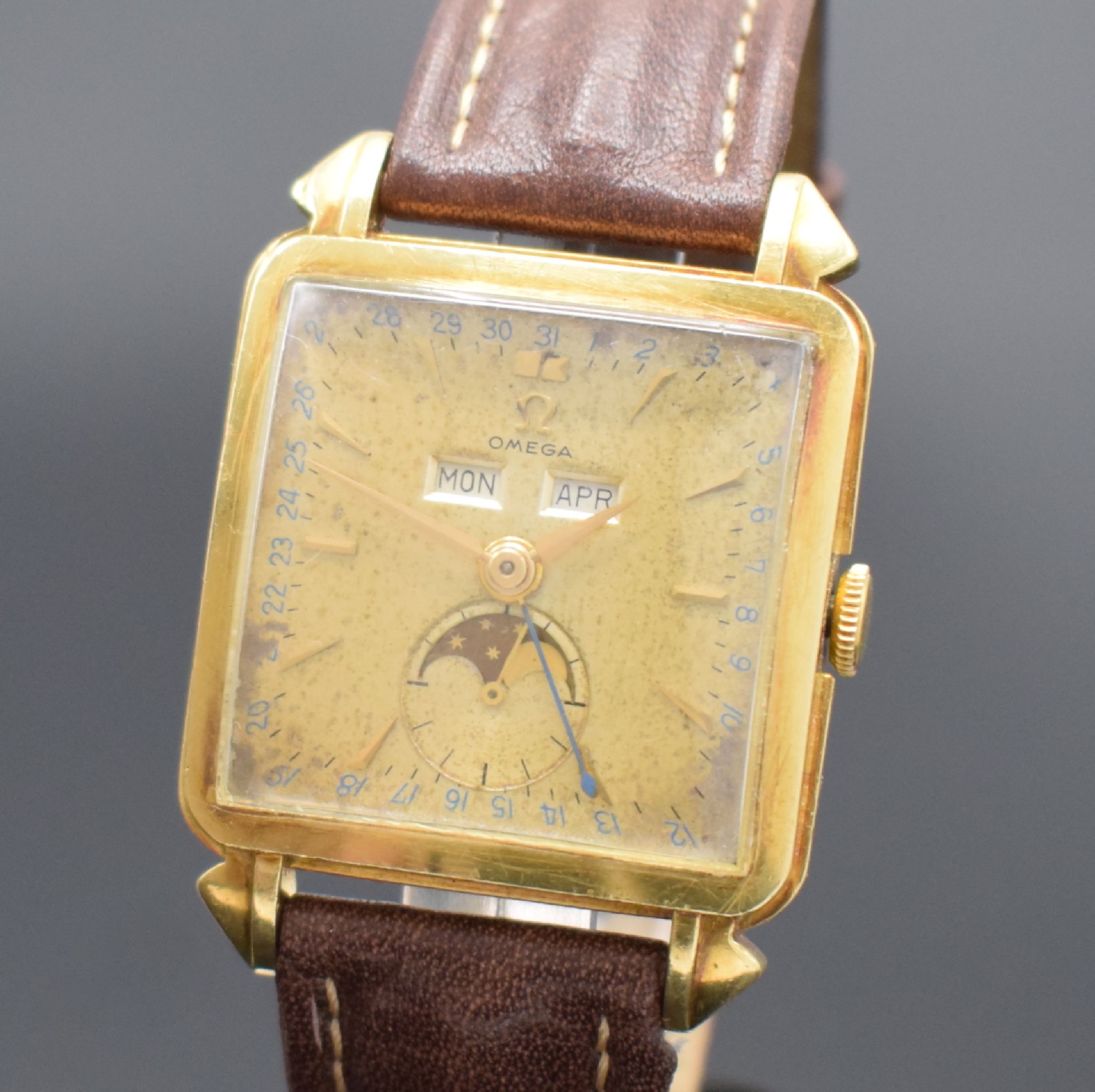 Detail a: OMEGA Cosmic Referenz 3944 seltene quadratische Kalenderuhr in GG 750/000, Schweiz lt. Archivauszug verk. Dez. 1951, Handaufzug, unpoliertes gedr. ...