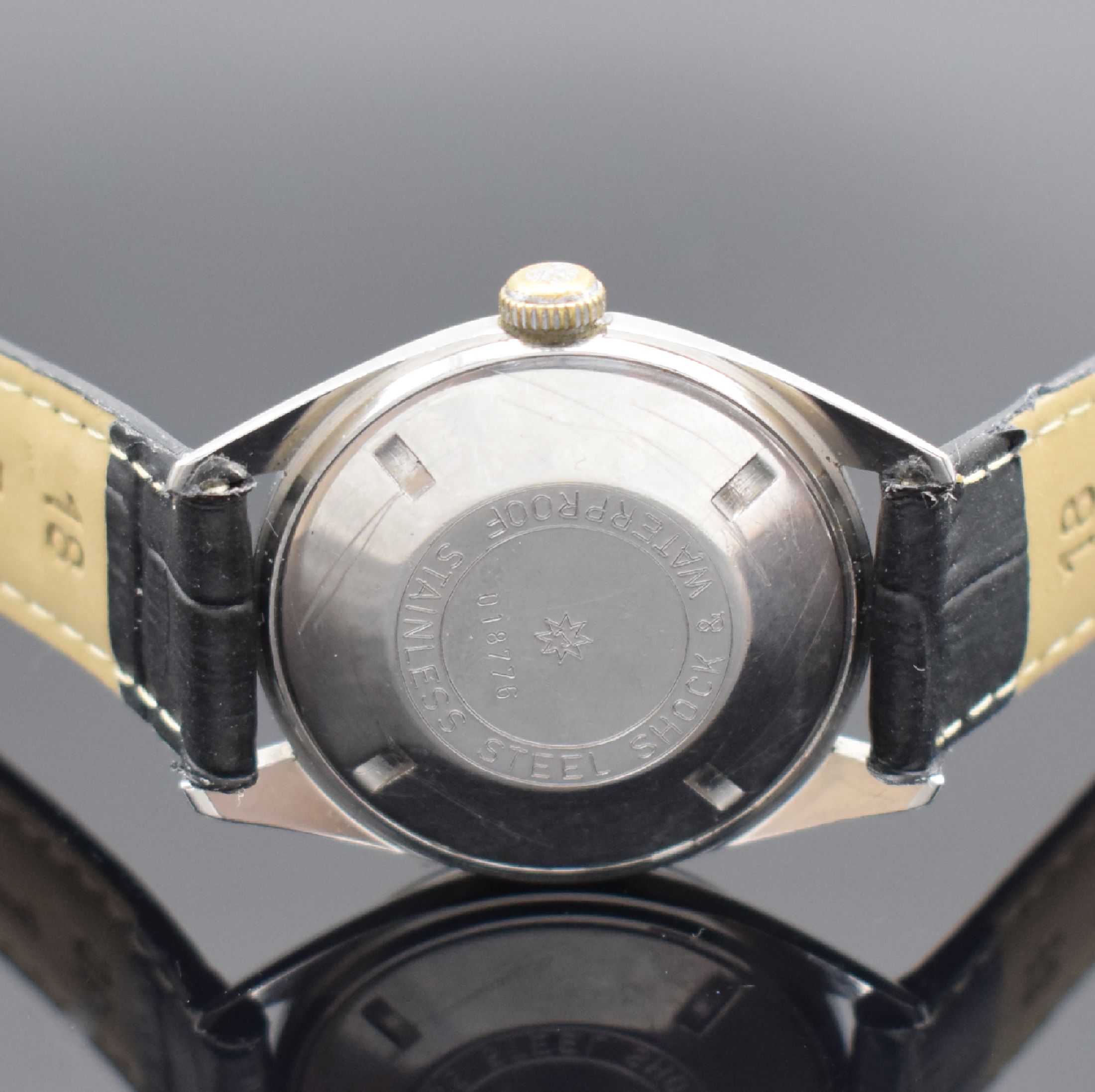 Detail c: JUNGHANS Chronometer Kaliber 82/1 in Stahl, Deutschland um 1954, Handaufzug, verschr. Geh., Krone später, grau/schwarz/silb. Zifferbl. fl., gold. ...