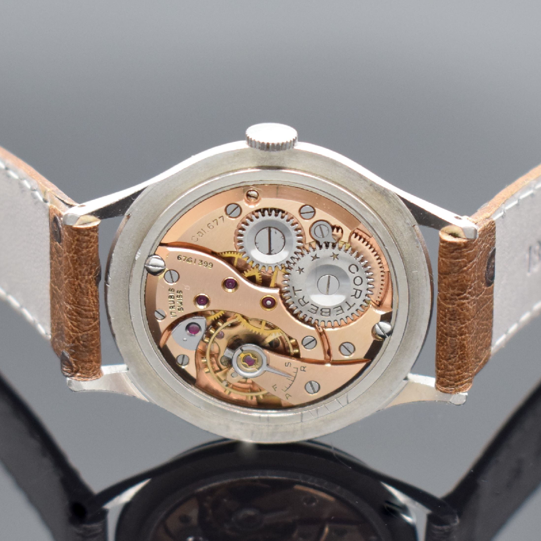 Detail d: CORTEBERT Chronometre sehr seltenes Armbandchronometer in Stahl, Schweiz um 1945, Handaufzug, 3-tlg. Geh., Boden & Glasrand aufgedr., Lachsfarb. ...