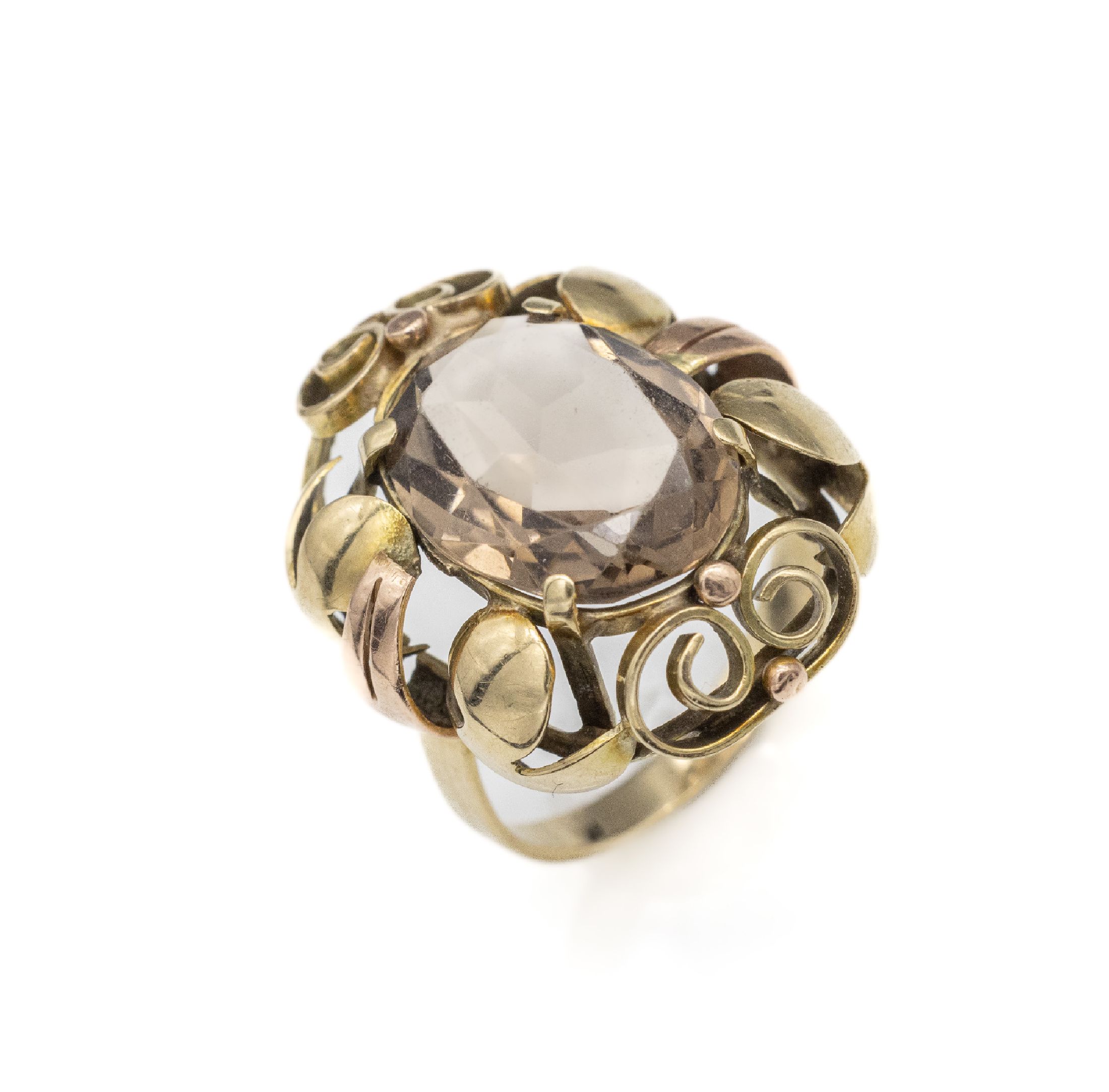 14 kt Gold Rauchquarz-Ring, GG/RG 585/000, 1950er Jahre, Fassung mit Blattwerk, Granulation und Spiralverzierungen, ca. 6.5 g,RW 57