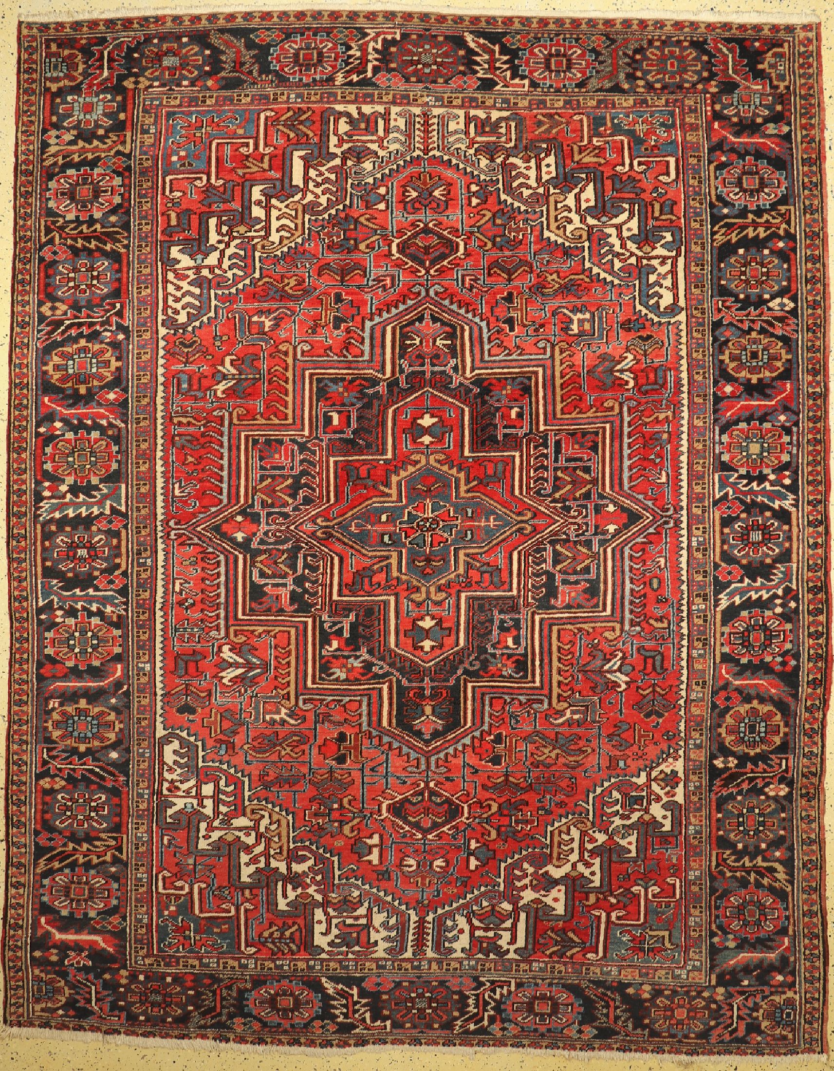 Heriz alt, Persien, um 1960, Wolle auf Baumwolle, ca. 330 x 260 cm, minimal verkürzt,EHZ: 2