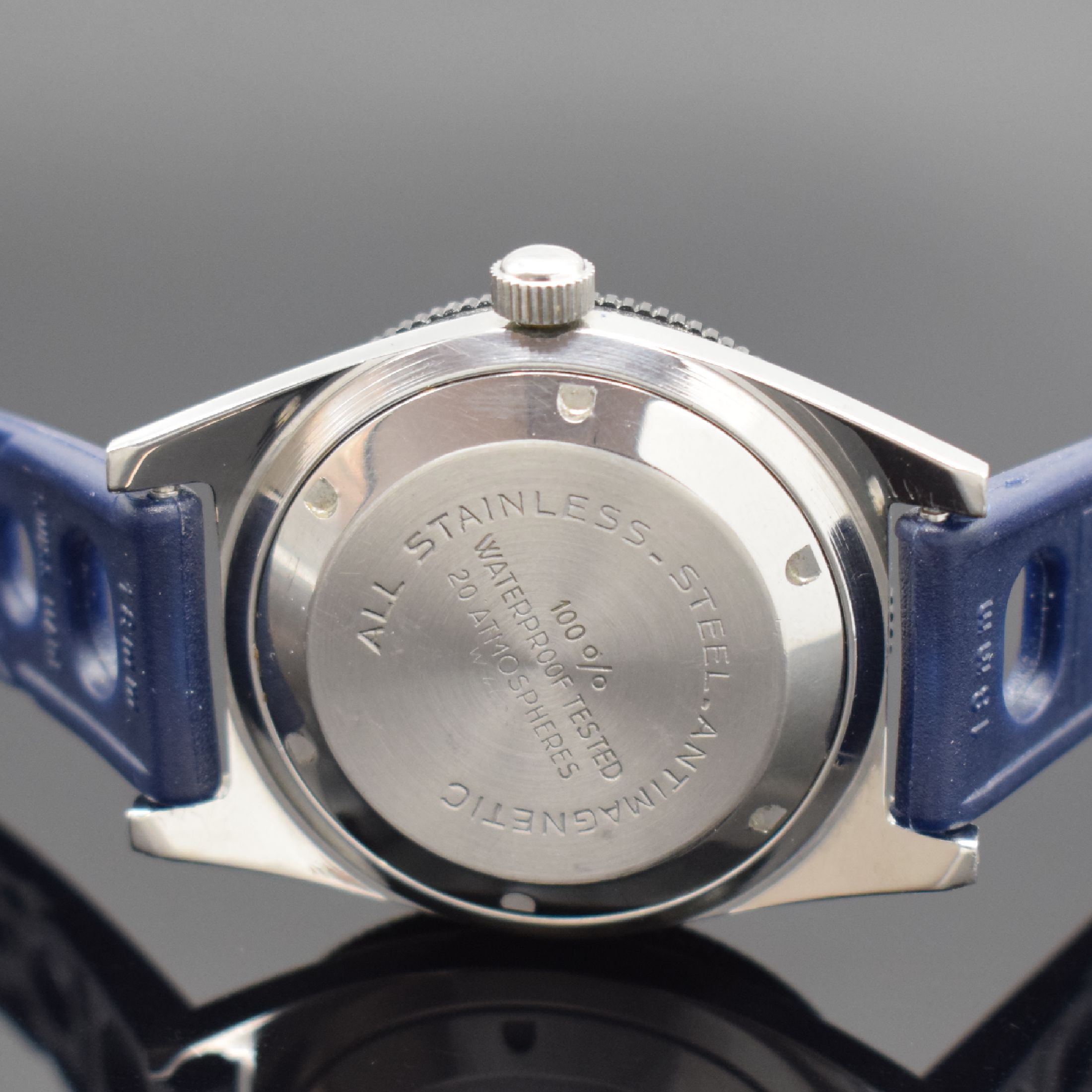 Detail c: STOWA Seatime Herrenarmbanduhr in Stahl, Deutschland um 1965, Automatik, 2-teil. Geh., Boden geschr., drehb. Lünette m. 60er-Teilung, schwarzes ...