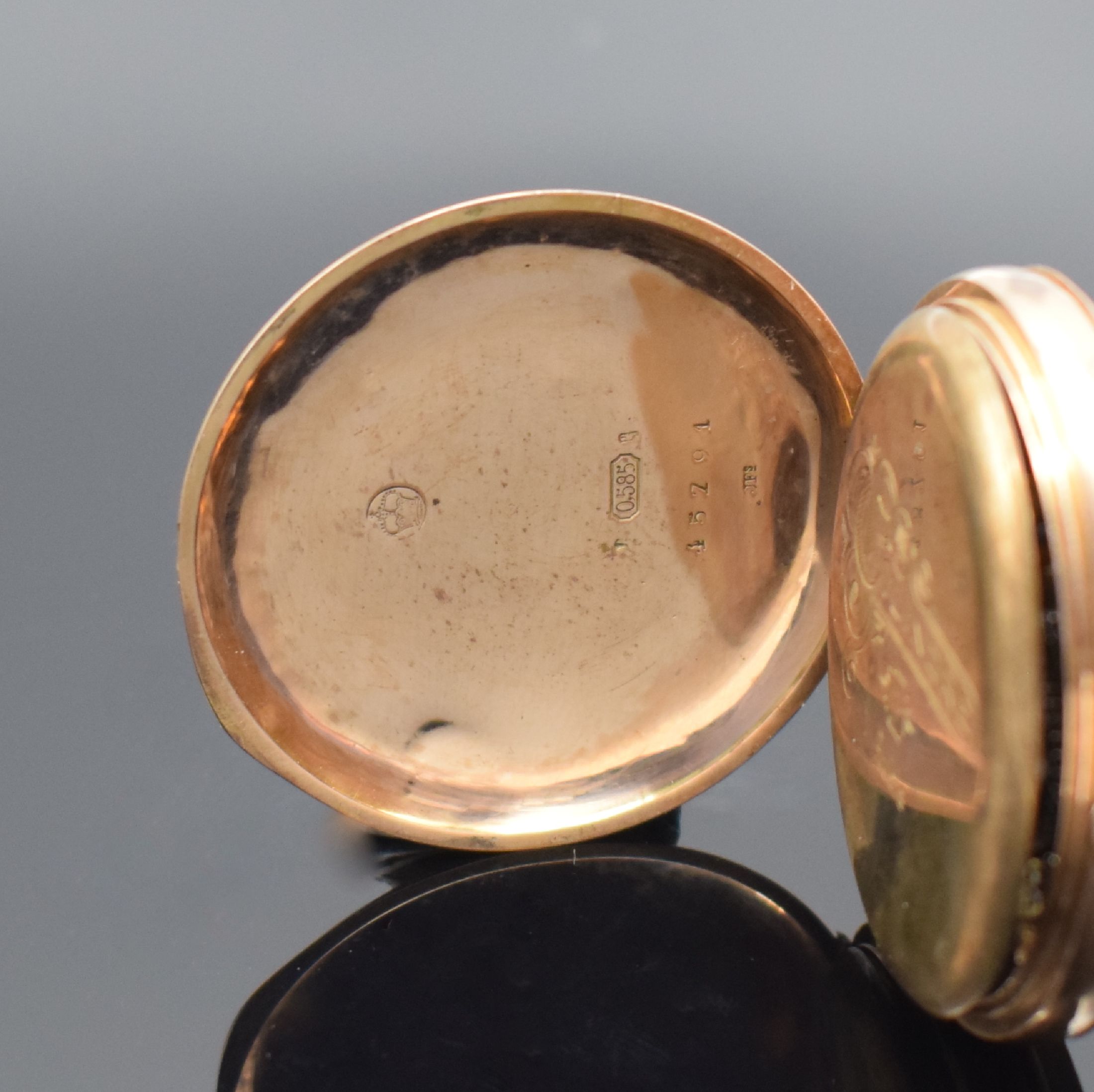 Detail c: 3 offene Zylindertaschenuhren in RG 585/000, Schweiz um 1900, alle mit verg. Cuv., Emailzifferbl. m. röm. Std., 2 x D. ca. 32 mm, 1 x D. ca. 44 mm, ...