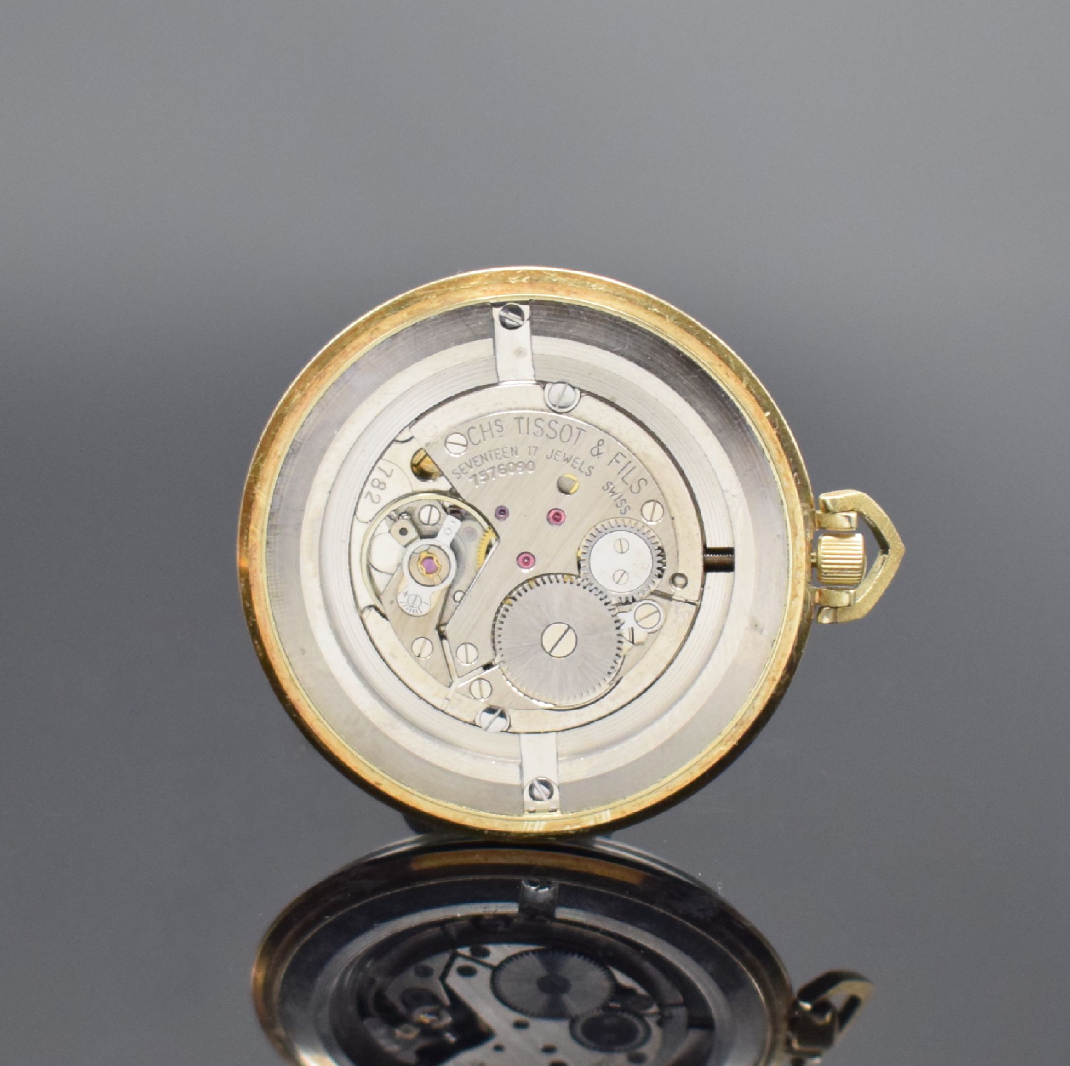 Detail b: TISSOT Frackuhr in GG 585/000 Referenz 6399, Handaufzug, Schweiz um 1970, Boden mit Gravur im Innern aufgedr., vers. Zifferbl. m. aufgel. Indizes, ...