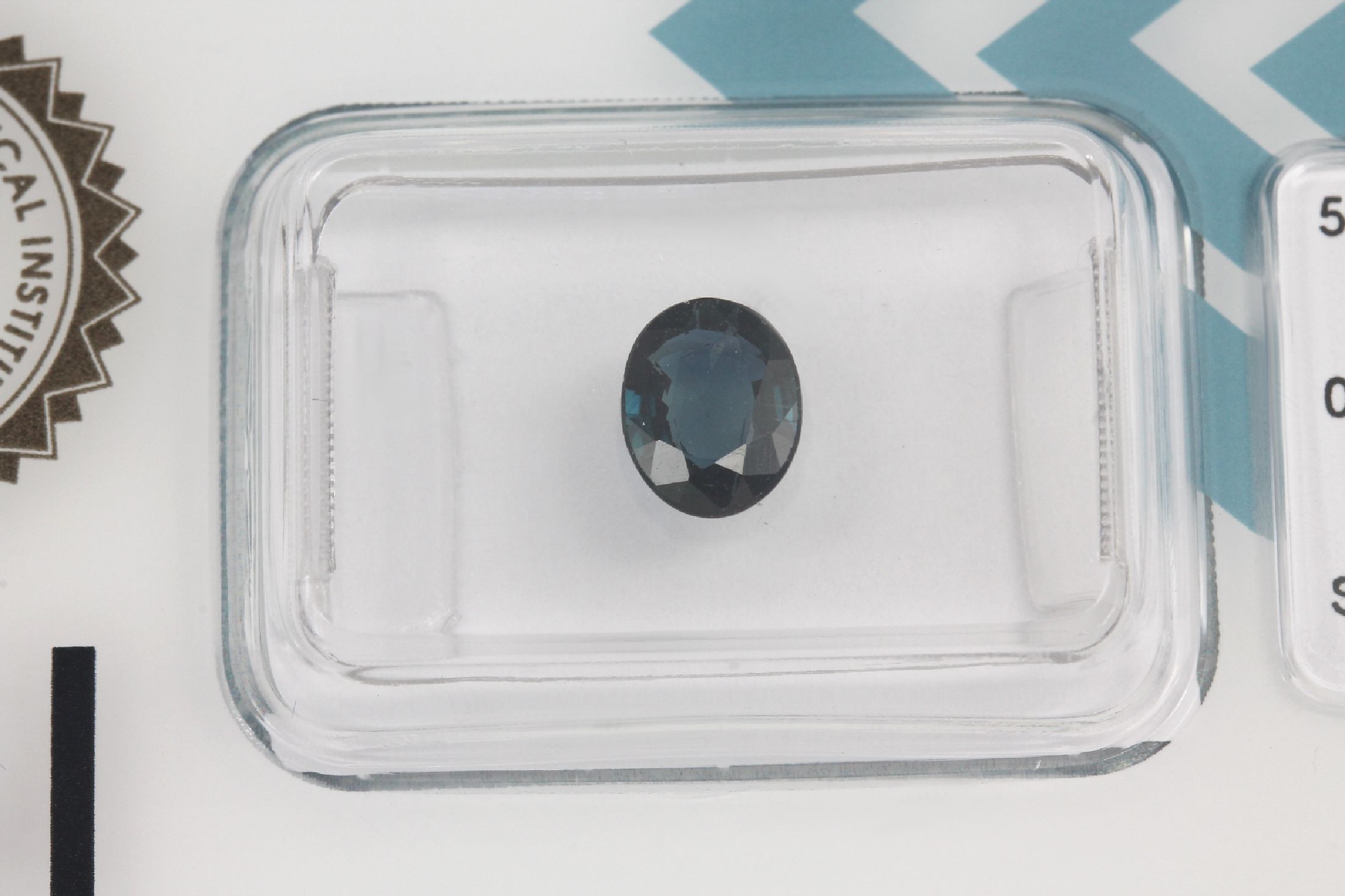 Detail d: Lot 5 lose Saphire, zus. 5.5 ct; 1 x ovalfacett. blauer Saphir 1.23 ct; 1 x ovalfacett. blauer Saphir 0.90 ct; 1 x ovalfacett. blauer Saphir 1.61 ...