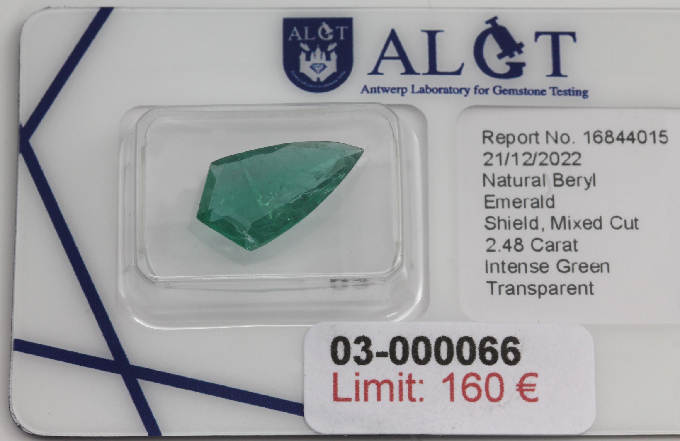 Detail b: Lot 3 lose Smaragde, zus. 22.52 ct, 1 x ovalfacett. 9.29 ct; 1 x Smaragd-Schliff 10.75ct; 1 x Smaragd-Schild 2.48 ct, jeder Stein mit ALGT-Expertise
