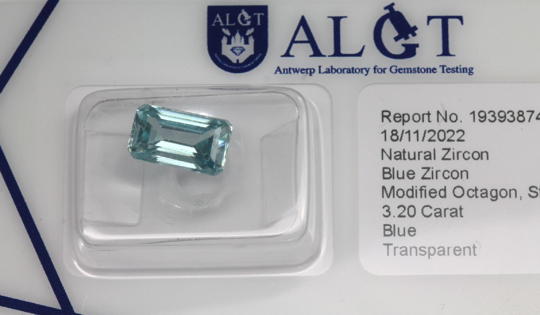 Detail d: Lot 5 lose Zirkone, zus. 11.78 ct, 1 x blau Treppenschliff 3.20 ct; 1 x blau ovalfacett. 2.58 ct; 1 x ovalfacett. 3.06 ct; 1 x ovalfacett. 2.11 ct; ...