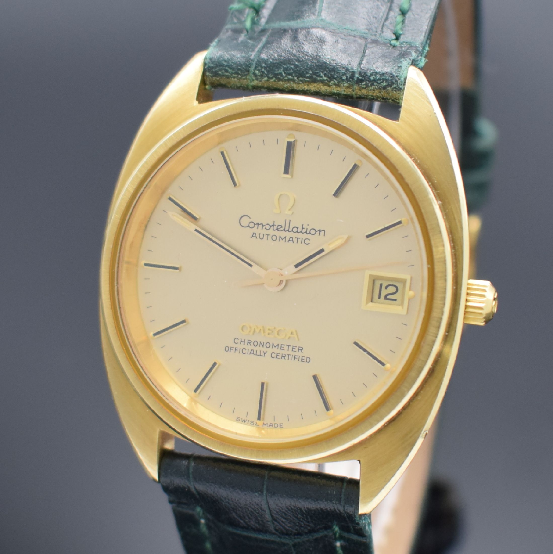Detail a: OMEGA Constellation Chronometer Referenz CD 168.0056, Automatik, Schweiz um 1972, Edelstahlgeh. m. Goldhaube, im Zentrum des verschr. Bodens ...