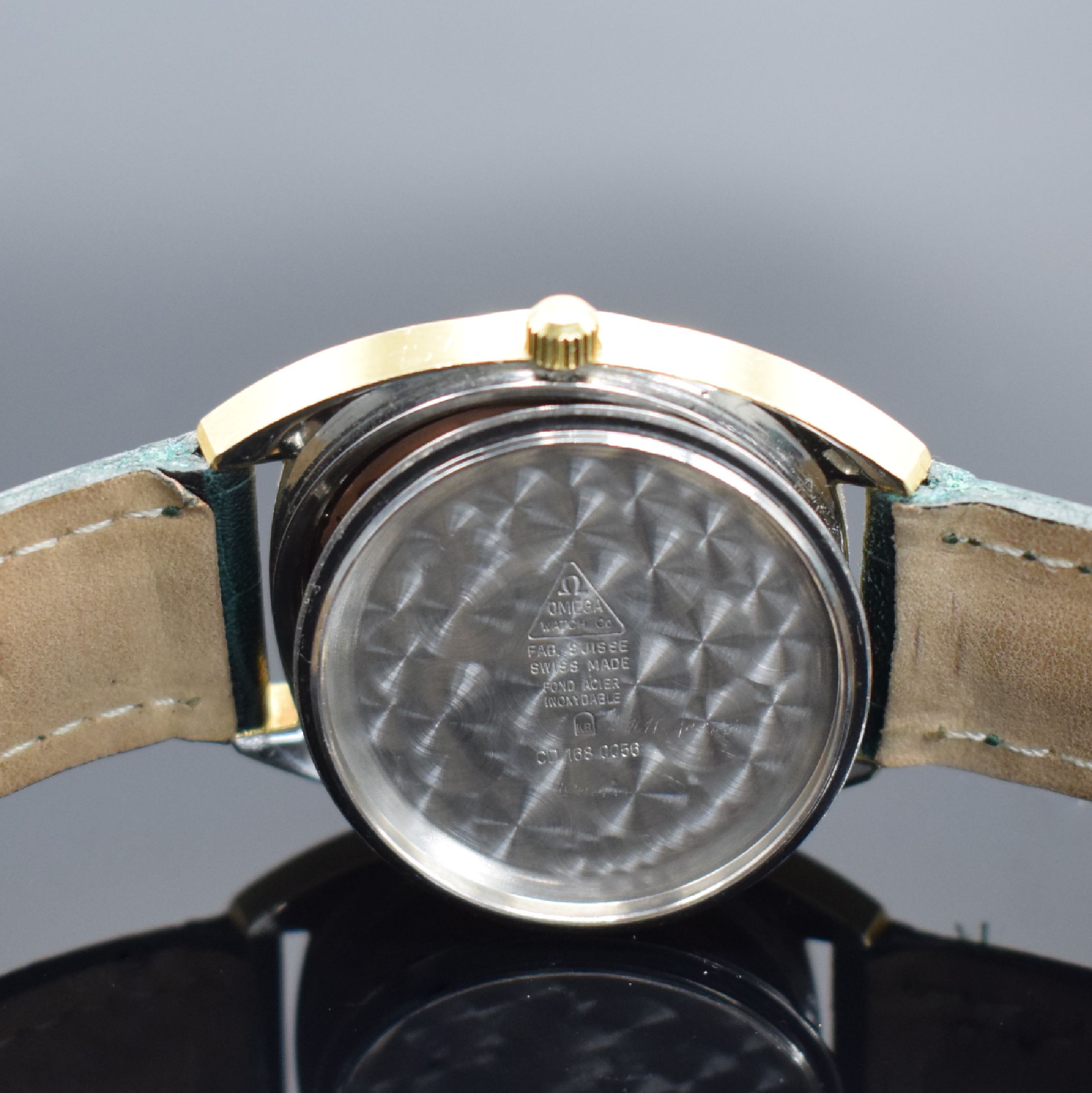 Detail f: OMEGA Constellation Chronometer Referenz CD 168.0056, Automatik, Schweiz um 1972, Edelstahlgeh. m. Goldhaube, im Zentrum des verschr. Bodens ...
