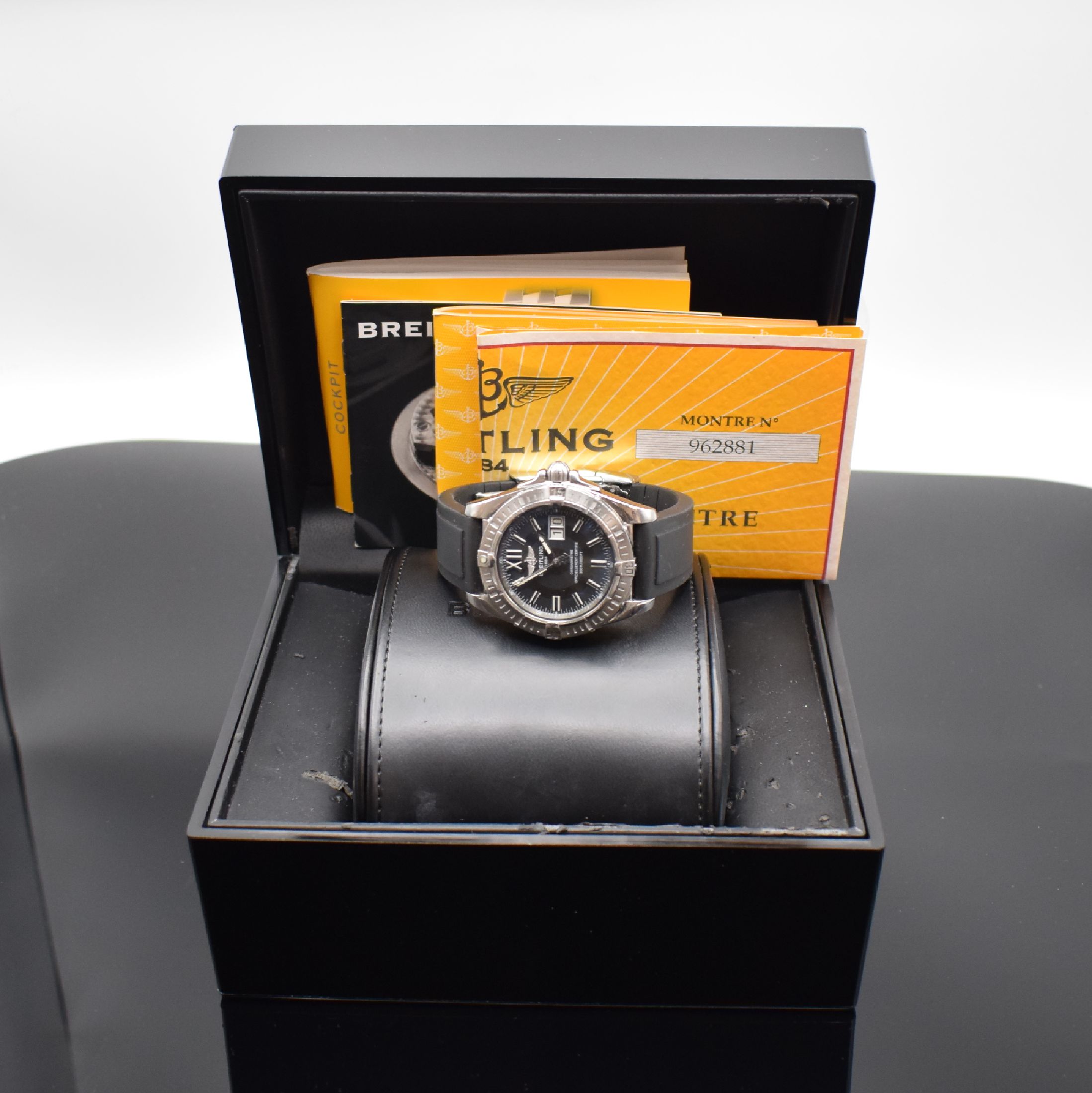 Detail d: BREITLING Cockpit Chronometer Herrenarmbanduhr in Stahl Referenz A49350, Schweiz verk. lt.beil. Pap. 12/2008, Automatik, Boden & Krone verschr., ...