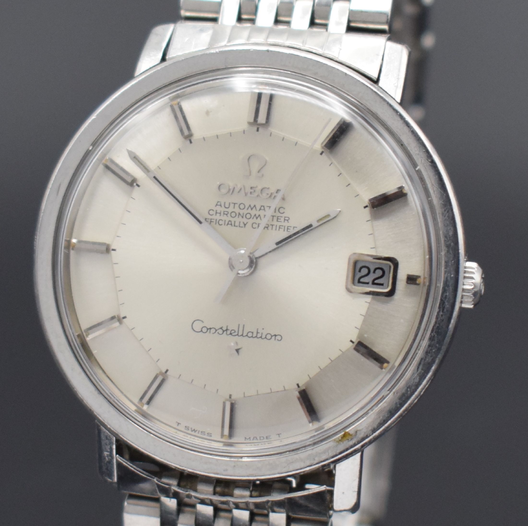 Detail a: OMEGA Constellation Chronometer Herrenarmbanduhr in Stahl Referenz 168.004, Schweiz um 1968, Automatik, Boden m. Darst. Sternwarte verschr., orig. ...