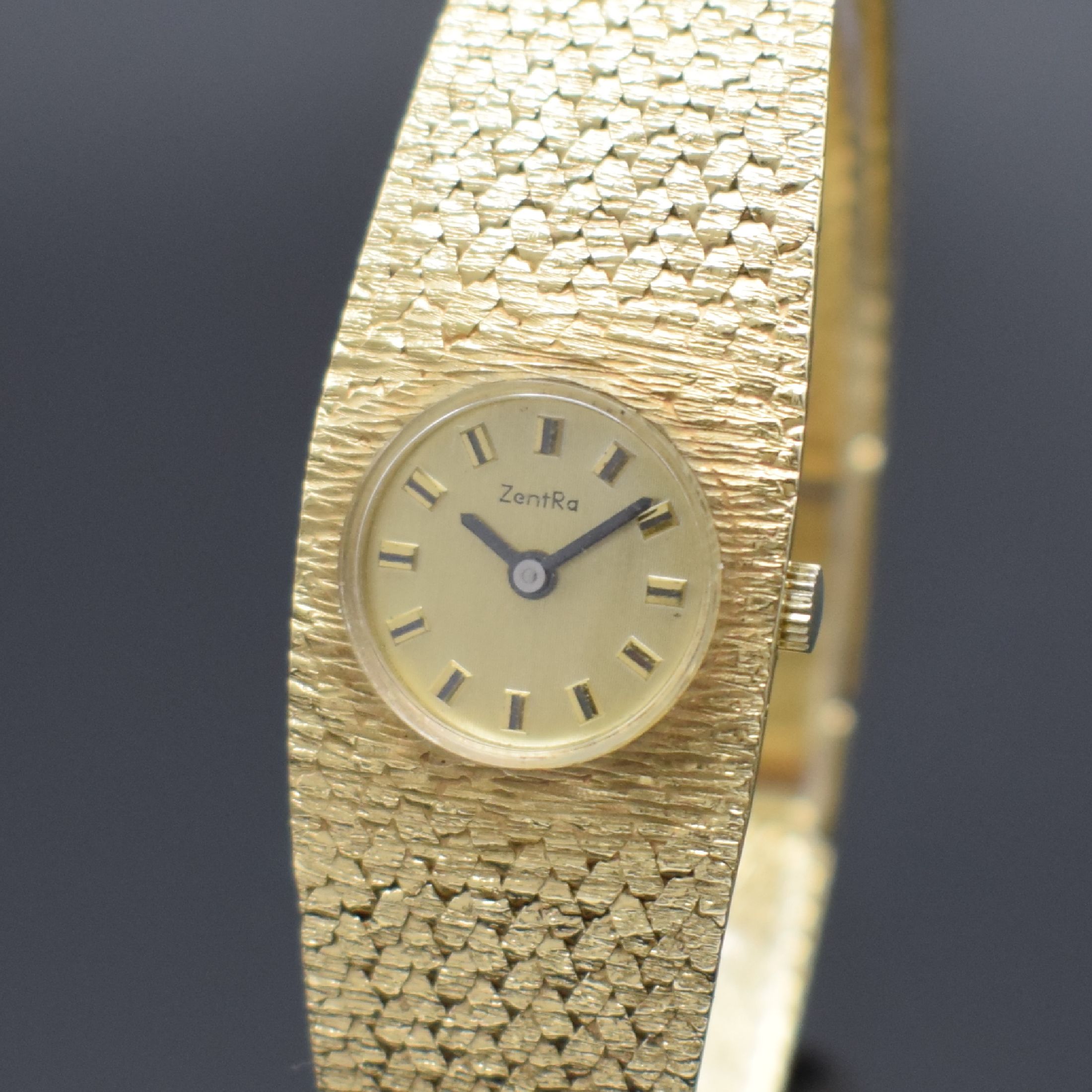 Detail a: ZENTRA Damenarmbanduhr in GG 585/000, Schweiz um 1965, Handaufzug, Boden aufgedr., champagnerfarb. Zifferbl. m. aufges. Std.- Ind., schwarze Zeiger, ...