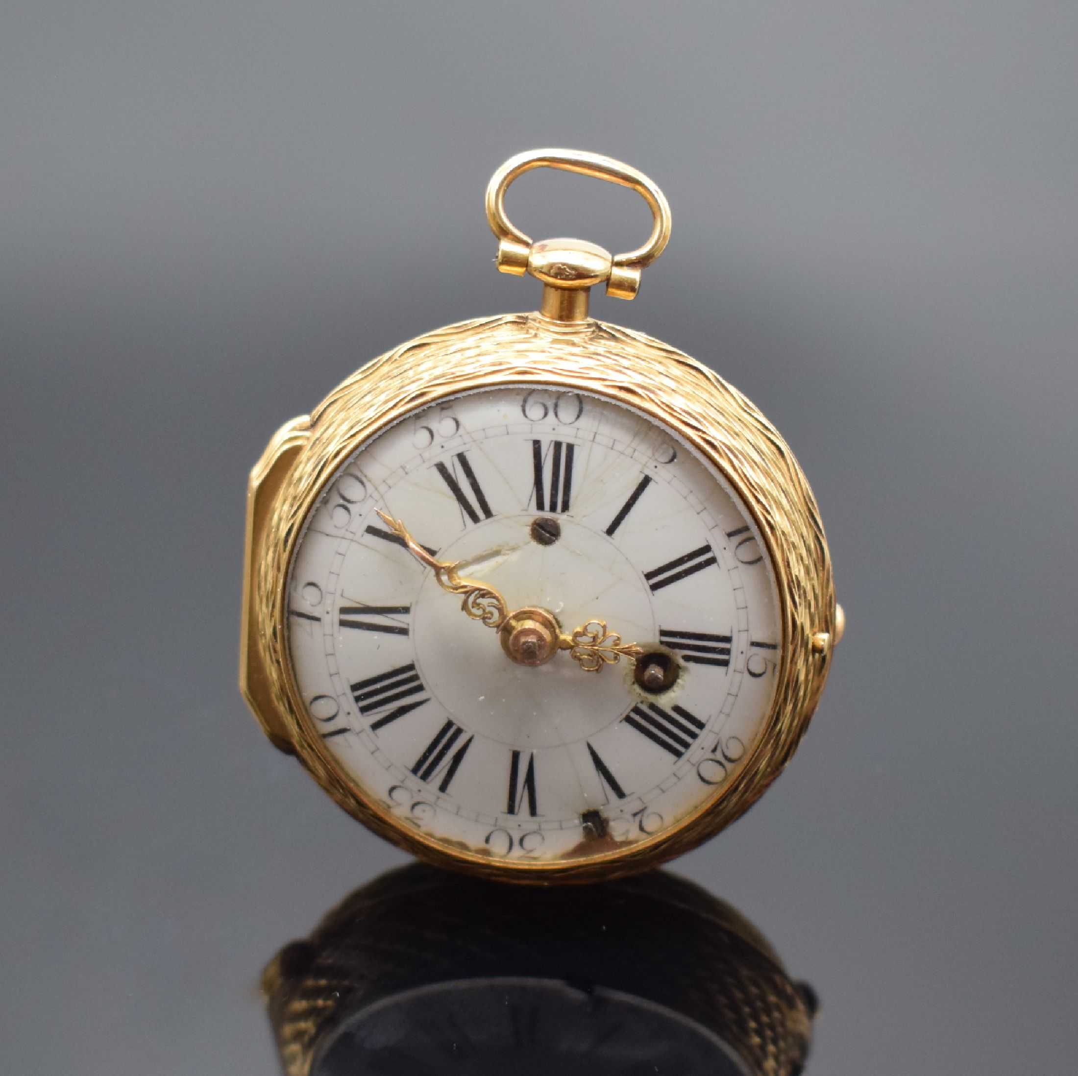 FIEFFE LE FILS Paris Spindeltaschenuhr in GG 750/000, Frankreich um 1750, sehr schönes aufwendig ziseliertes Gehäuse, Emailzifferbl. m. röm. ...