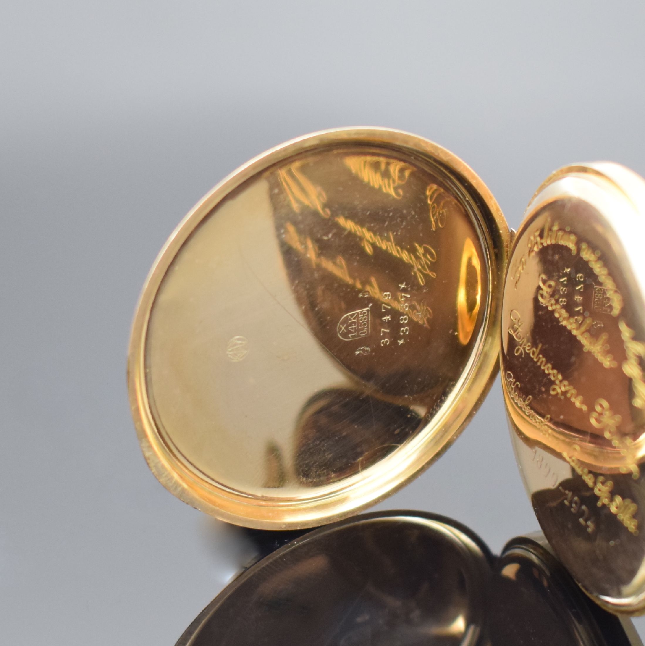 Detail b: SILVANA offene Taschenuhr in RoseG 585/000, Schweiz um 1924, 2-Deckel Goldgeh., Cuvette m. Widmung, Rückseite m. Strahlendekor & Monogramm, ...