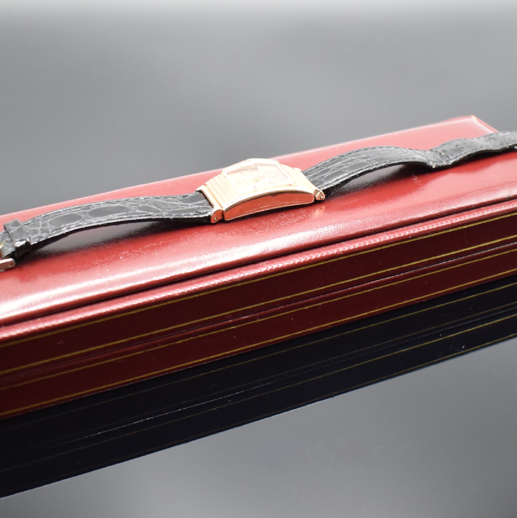 Detail f: LONGINES sogenannte Cocktail-Watch in RG 585/000, Schweiz/USA um 1941, Handaufzug, ausgef. 2-teil. Geh., Boden aufgedr., kupferfarb. Zifferbl. rest., ...
