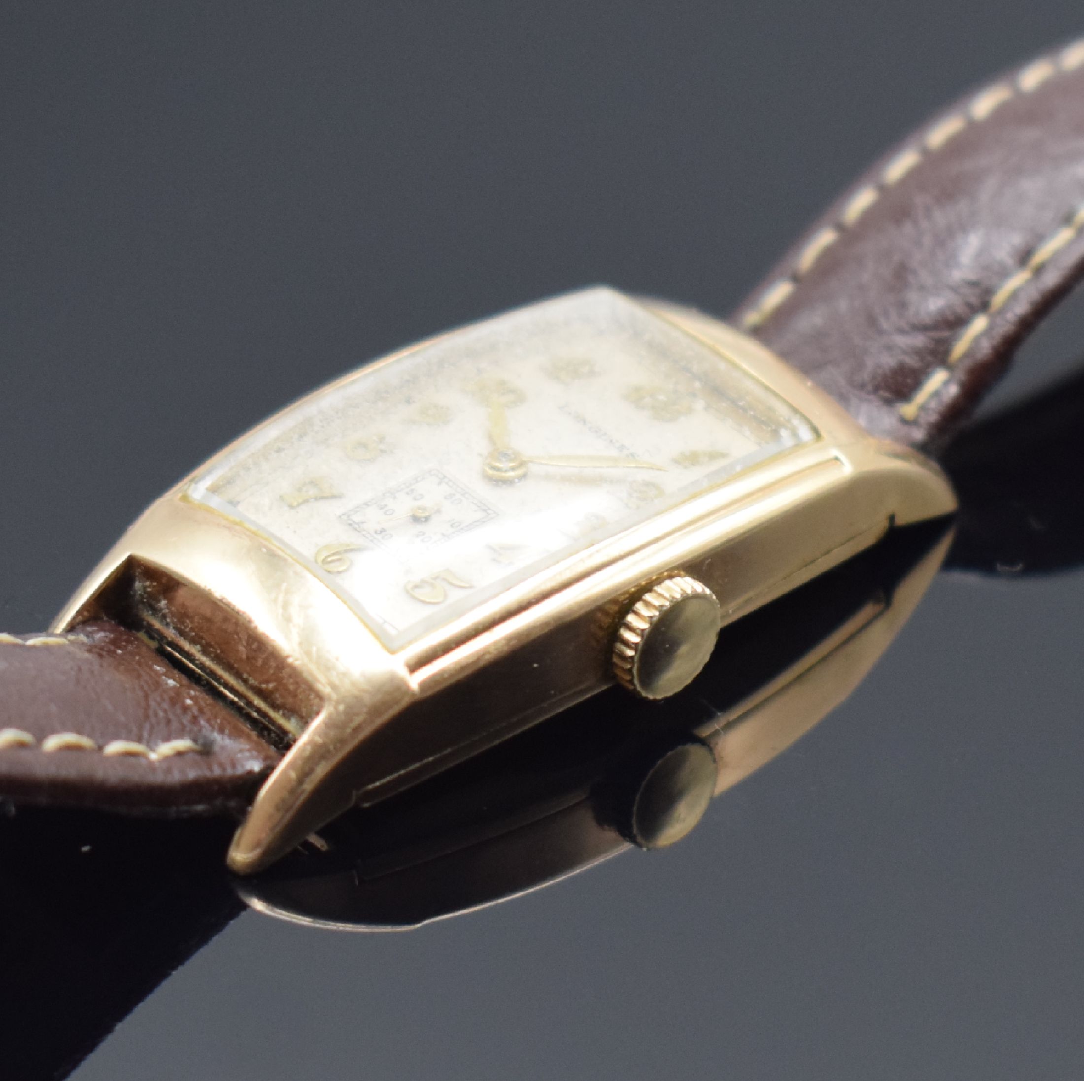 Detail a: LONGINES tonneauförmige, 10k Gold filled Armbanduhr, Schweiz/USA um 1937, Handaufzug, 2-teil. Geh., Boden aufgedr., silb. Zifferbl. altersbed. ...
