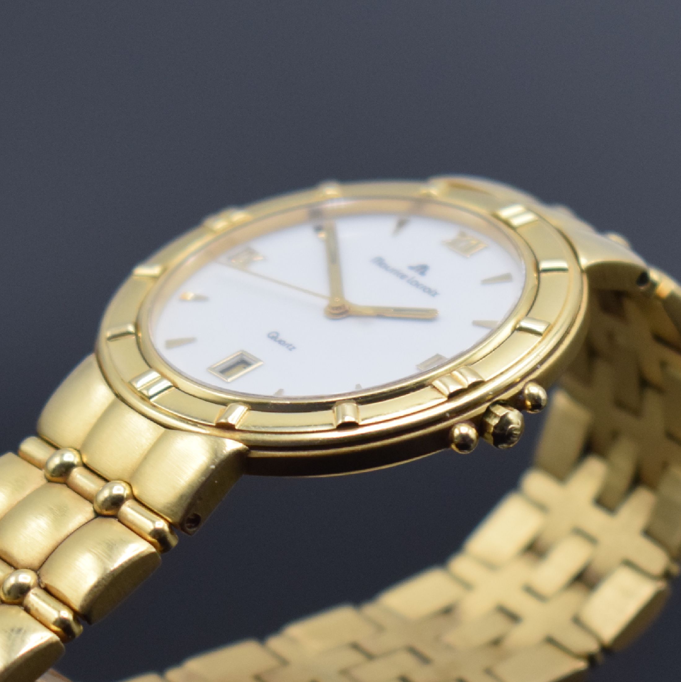 Detail d: MAURICE LACROIX Herrenarmbanduhr in GG 750/000, quarz, Schweiz um 1995, massives Geh. inkl. Gliederband m. dopp. Faltschl., Boden aufgedr., ...