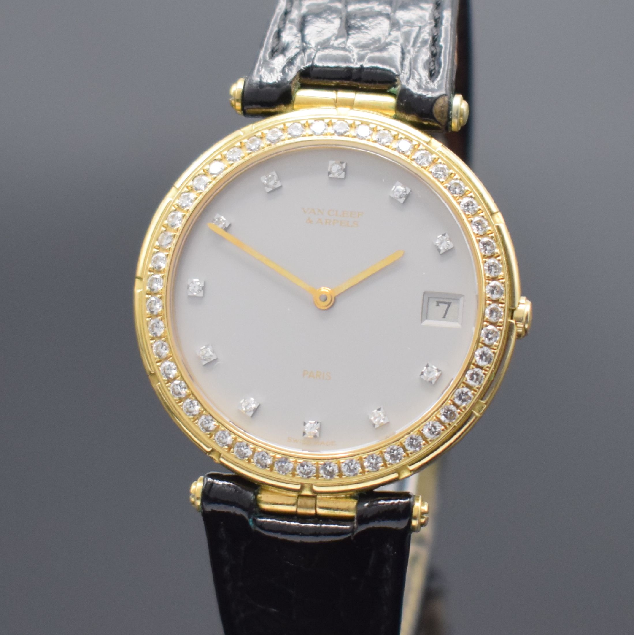 Detail a: VAN CLEEF & ARPELS feine Armbanduhr in GG 750/000, Frankreich / Schweiz um 1990, quarz, 2-teil. Geh. inkl. orig. Lederband m. dopp. Faltschl., Boden ...