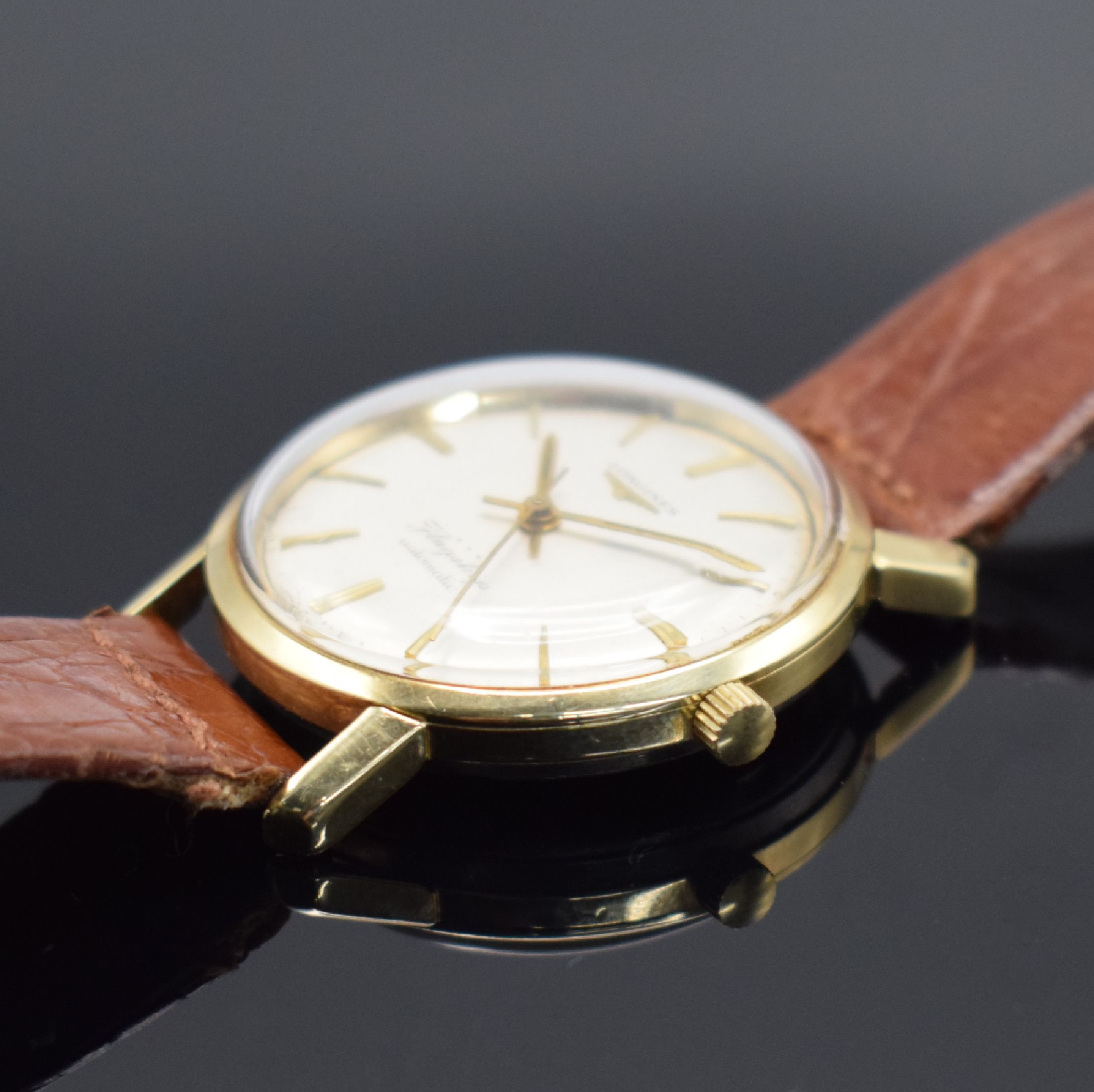 Detail b: LONGINES Flagship Herrenarmbanduhr mit Goldhaube Referenz 3108-3, Schweiz um 1961, Automatik, Boden m. zentraler Plakette verschr., silb. Zifferblatt ...