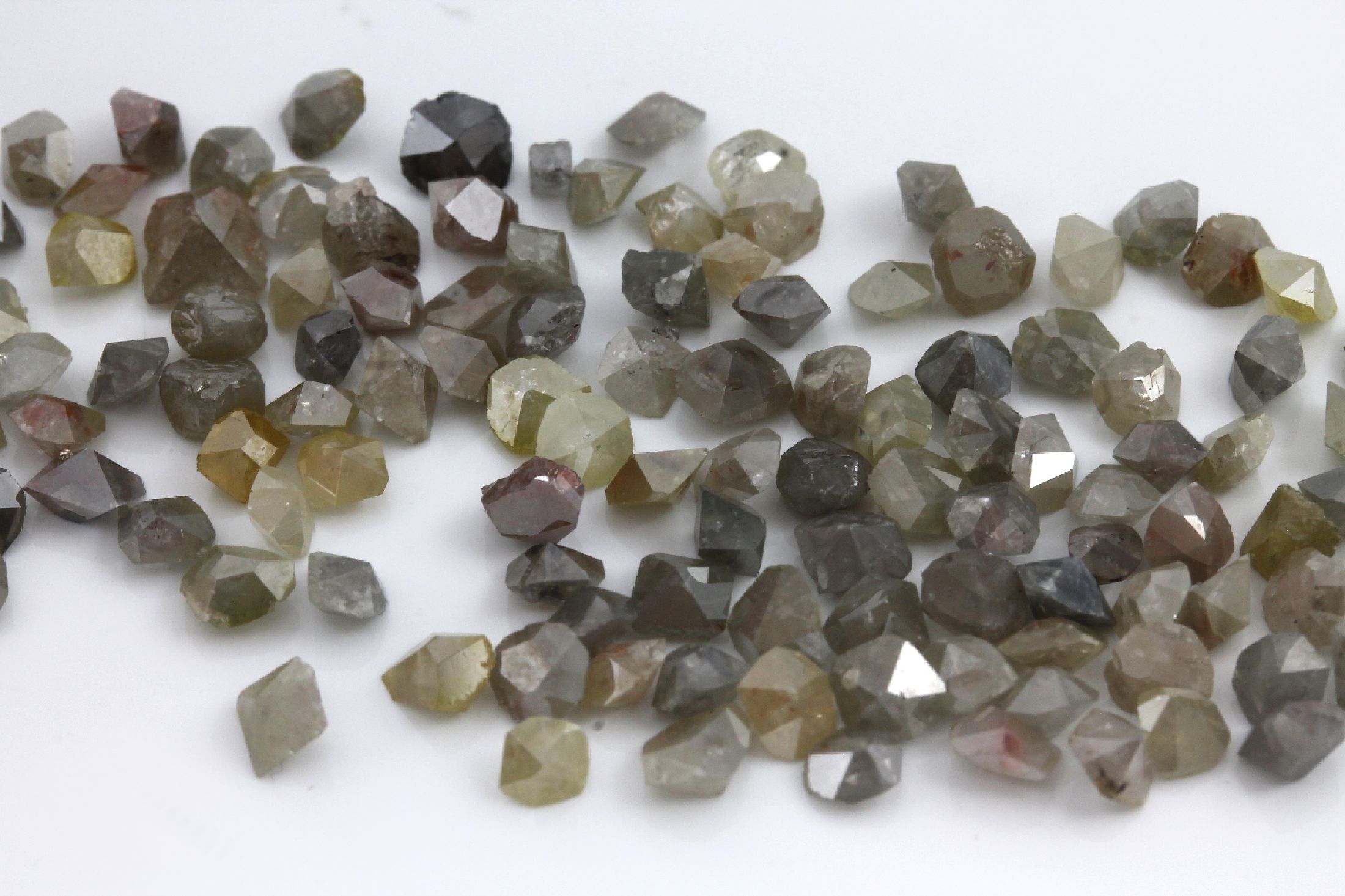 Detail a: Lot Rohdiamanten, zus. ca. 25.70 ct
