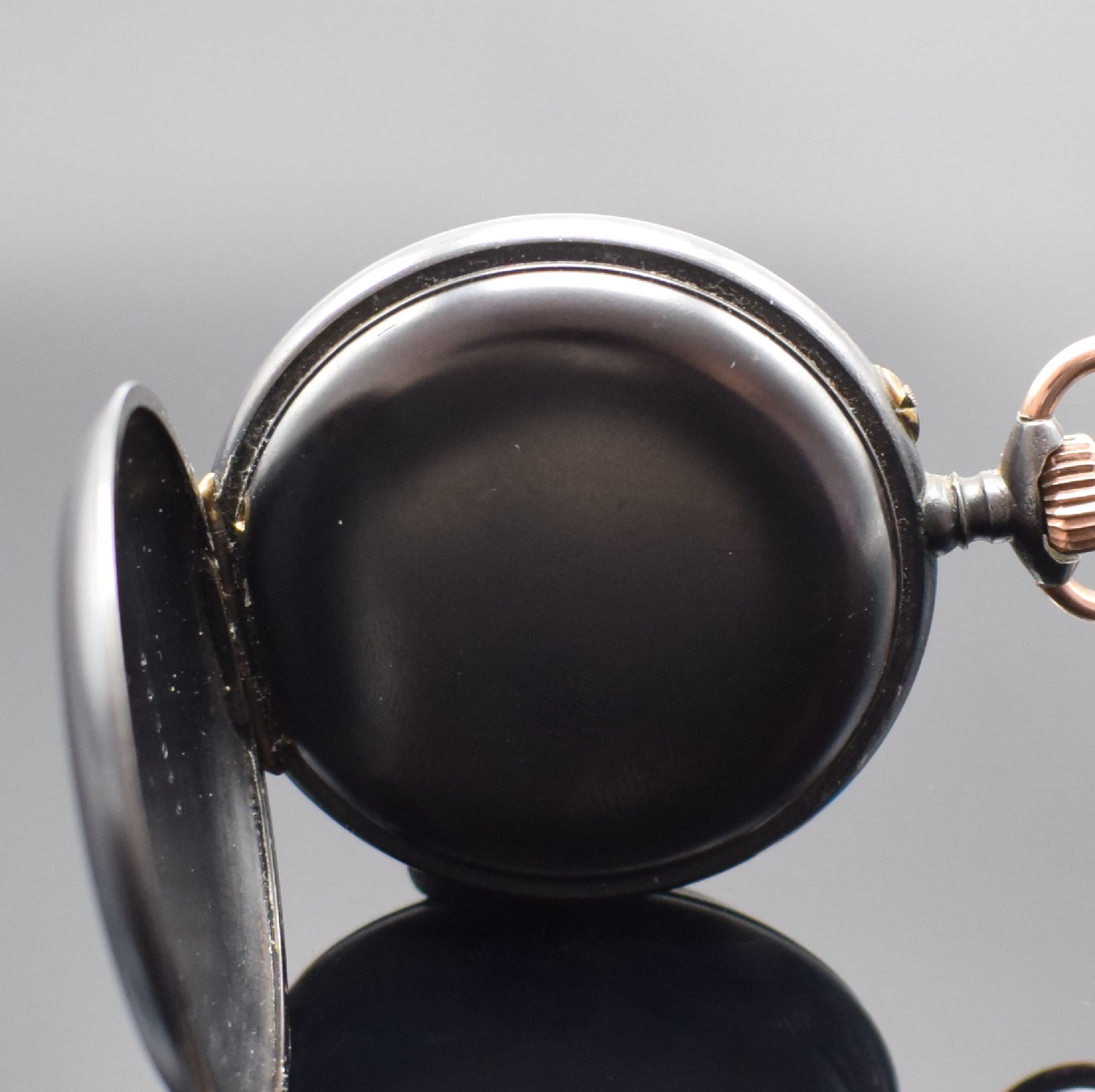 Detail c: RELIANCE WATCH CO Taschenchronograph im brünierten Stahlgehäuse, Schweiz um 1910, brüniertes Geh. in selten gutem Zustand, Emailzifferbl. m. röm. ...