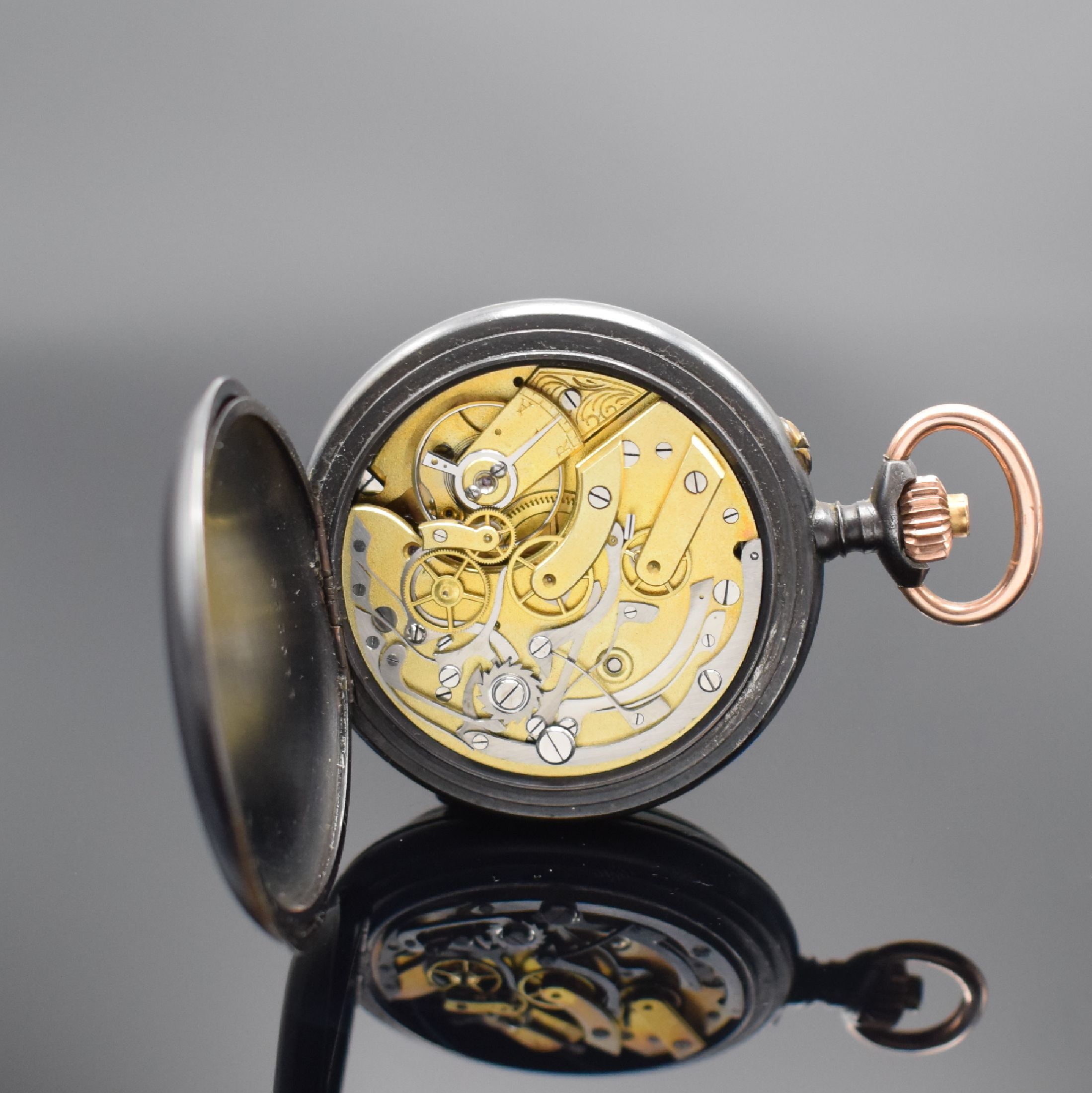 Detail e: RELIANCE WATCH CO Taschenchronograph im brünierten Stahlgehäuse, Schweiz um 1910, brüniertes Geh. in selten gutem Zustand, Emailzifferbl. m. röm. ...