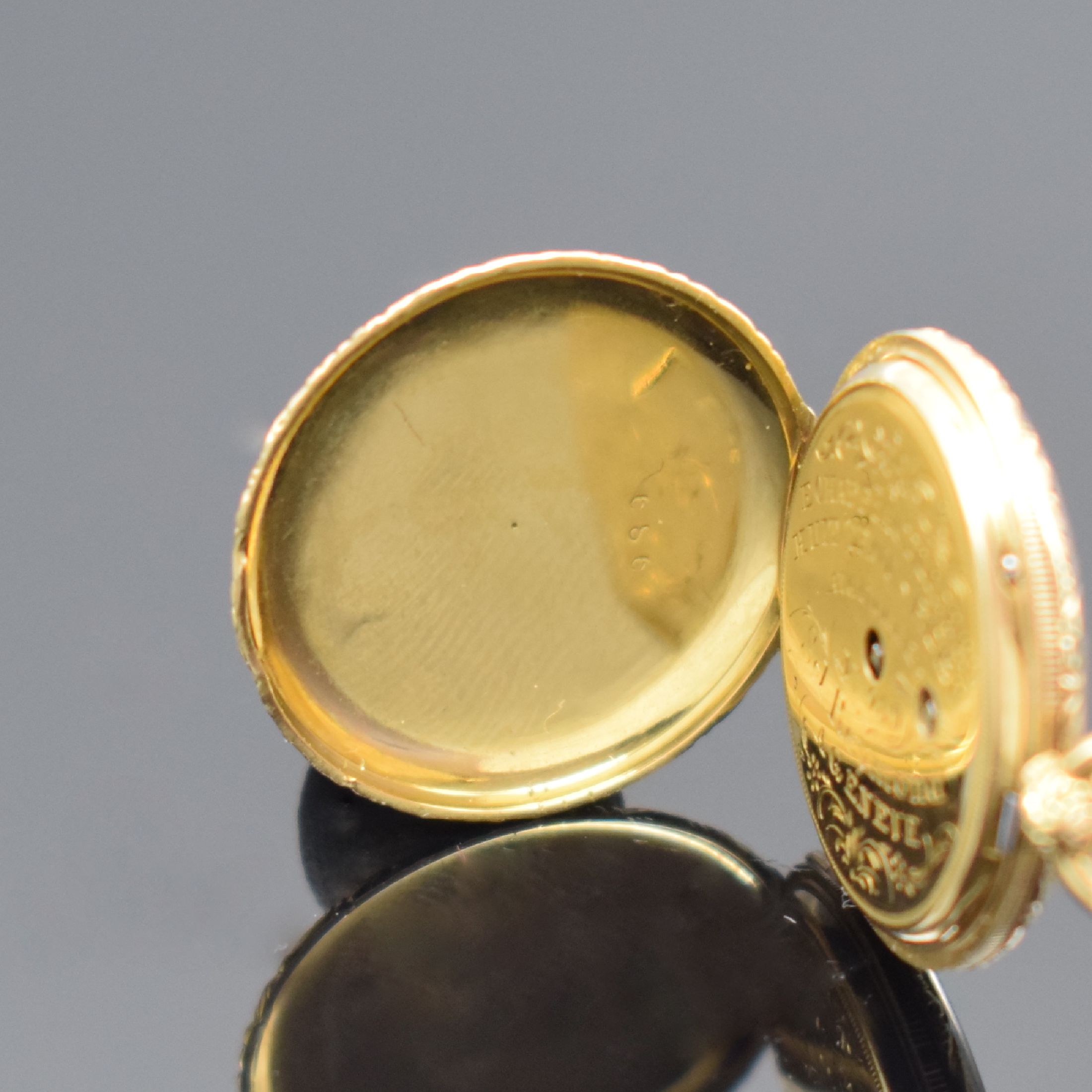 Detail b: Sel. REYMOND à Geneve sehr seltene 21-mm- Taschenuhr in GG 750/000, Schweiz um 1830, Schlüsselaufzug, floral grav. sowie guill. Geh., rücks. ...