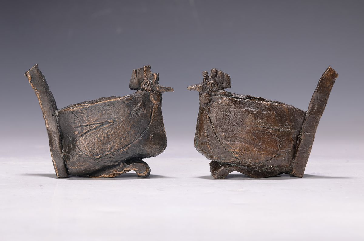 Paar Bronzeskulpturen, monogrammiert E.M. 92 , Paar Hühner, ca. 9 x 11.5 cm