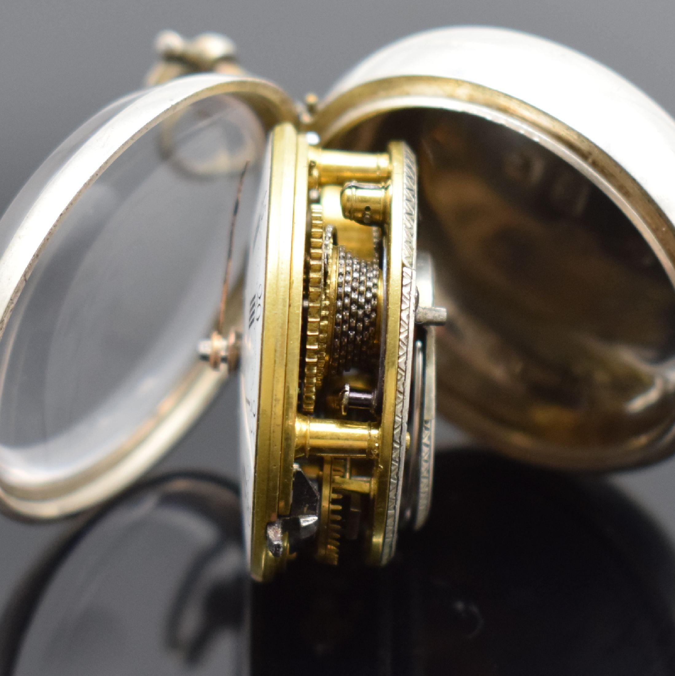 Detail f: Tho. HOUGHTON Spindeltaschenuhr in Silber, England 1781, doppeltes Gehäuse, Emailzifferblatt m. röm. Zahlen & arab. Minuterie, Zeiger lack. (sp.), ...