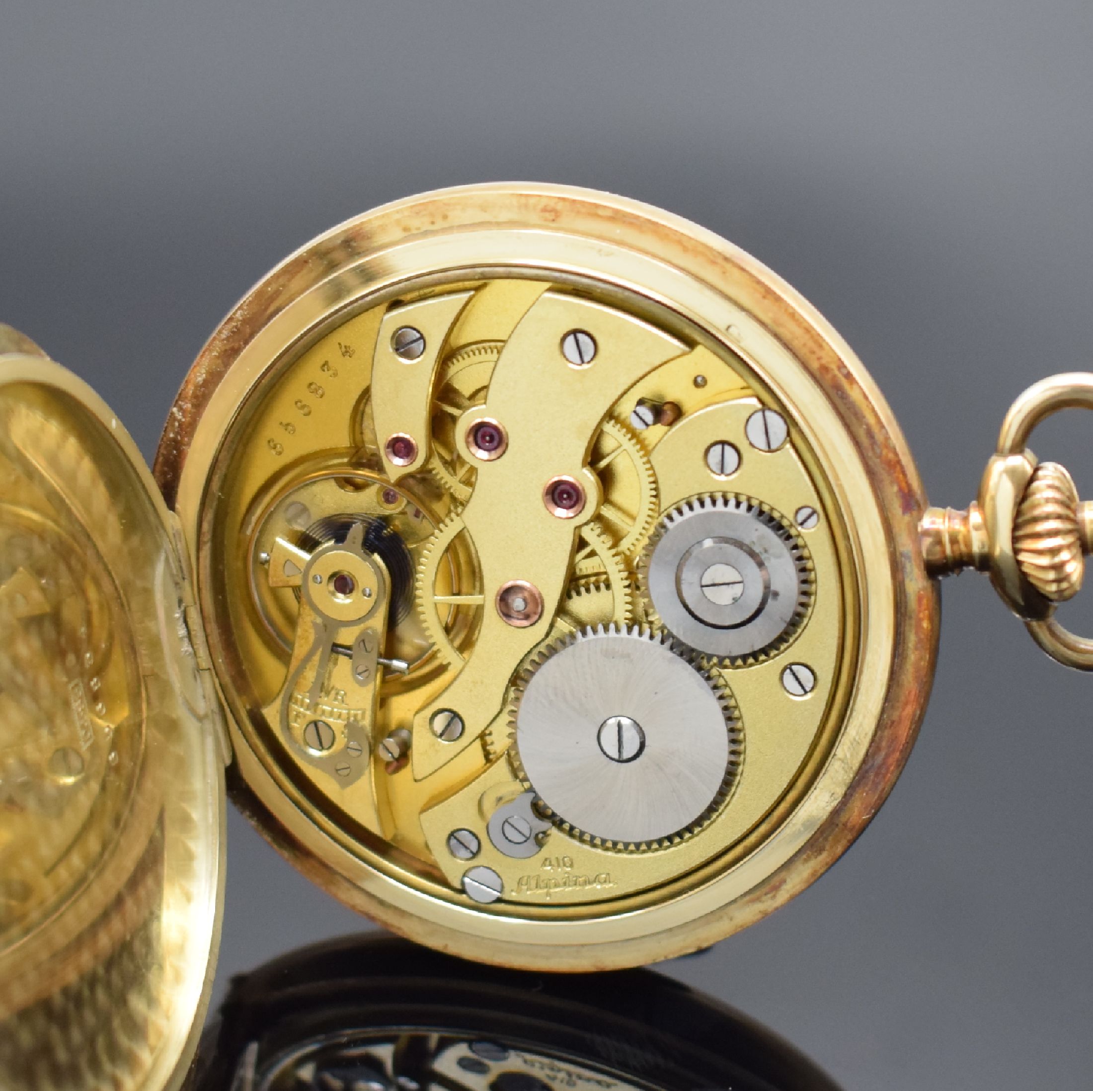 Detail g: ALPINA Savonette in GG 585/000 mit Kaliber 410, Schweiz um 1920, 3-Deckel Goldgeh., Sprungdeckel m. Monogramm, Metallzifferbl. mit arab. Zahlen, ...