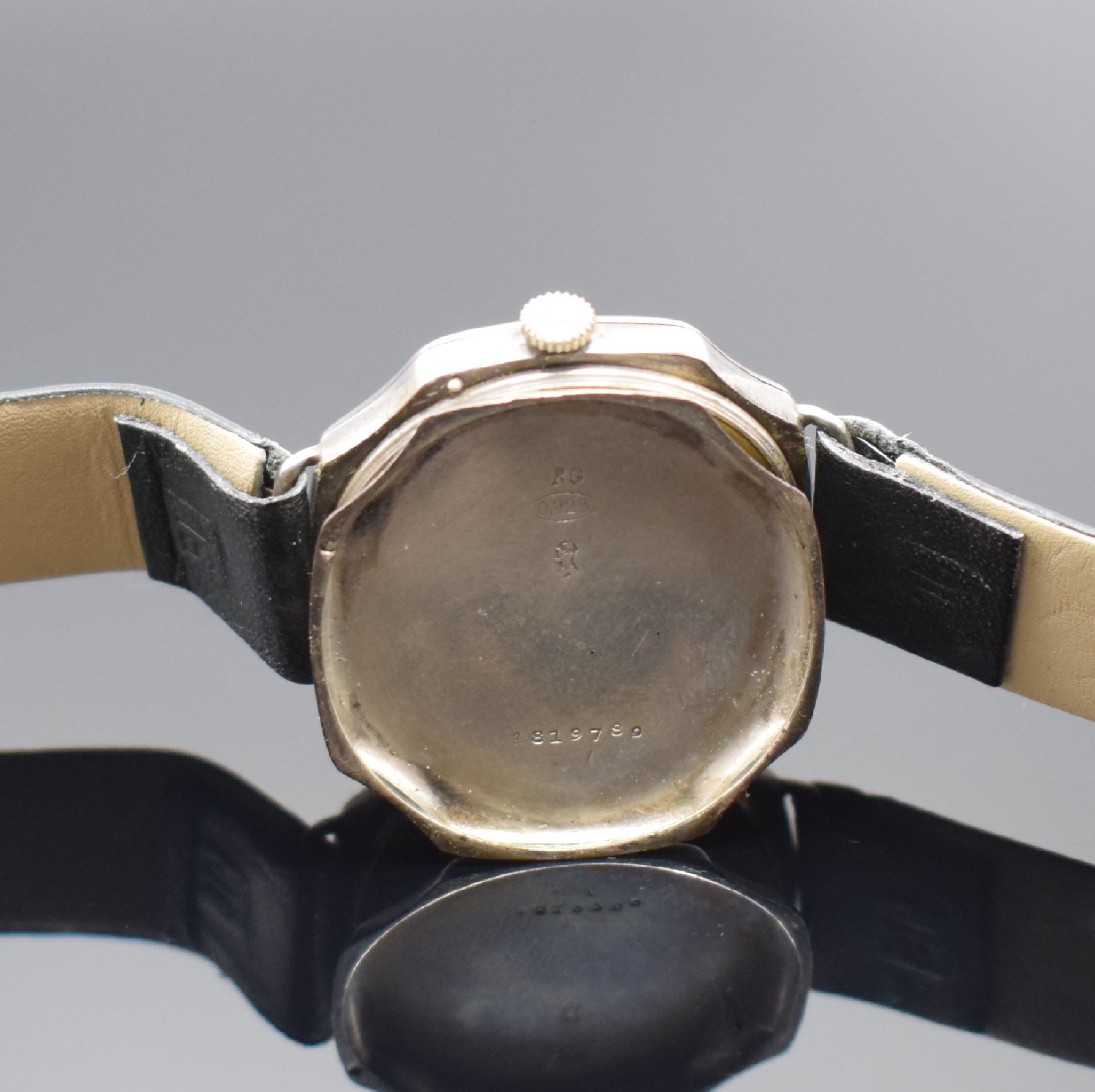 Detail d: LONGINES frühe Armbanduhr in Silber, Schweiz um 1929, Handaufzug, 8-eck. Geh., Boden & Glasrand aufgedr., Emailzifferbl. riss., arab. ...