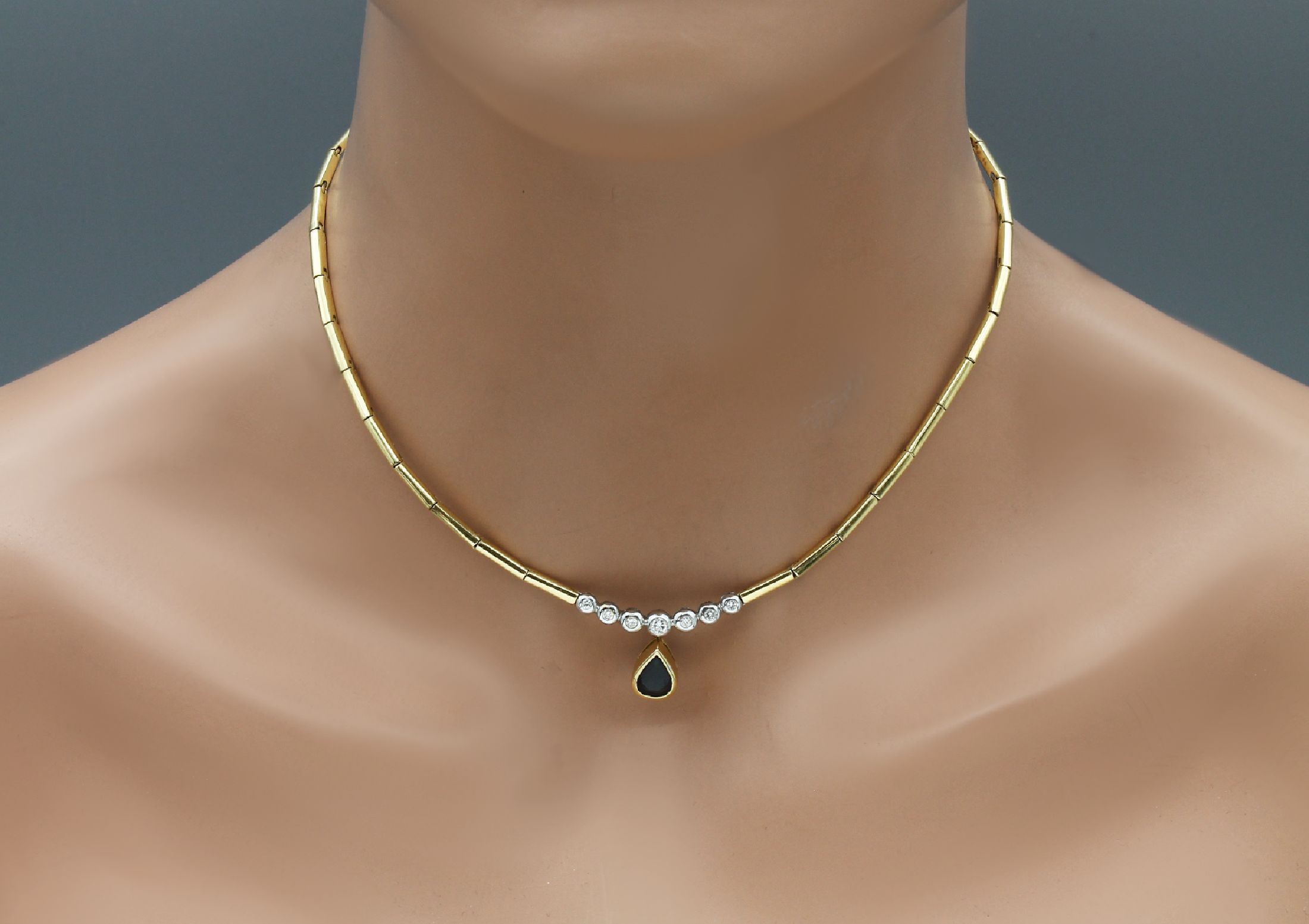 Detail a: 18 kt Gold Diamant-Saphir-Collier, GG 750/000, facett. Saphirtropfen ca. 1.10 ct, 7 in WG gefasste Brillanten zus. ca. 0.20 ct Weiß/si, L. ca. 38.5 ...