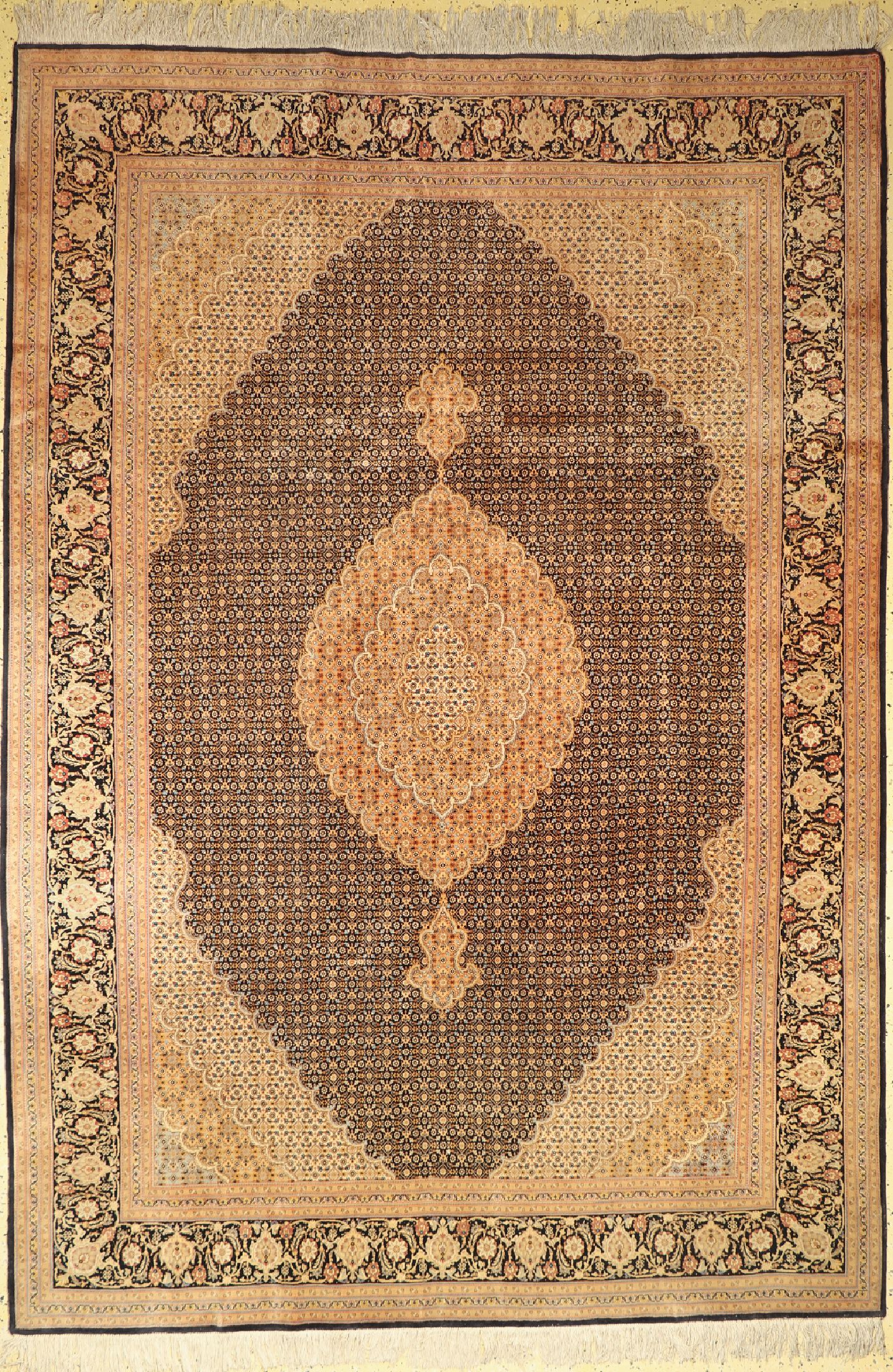 Täbriz fein(50 Raj), Persien, um 1960, Korkwolle mit Seide, ca. 293 x 203 cm, EHZ: 1-2