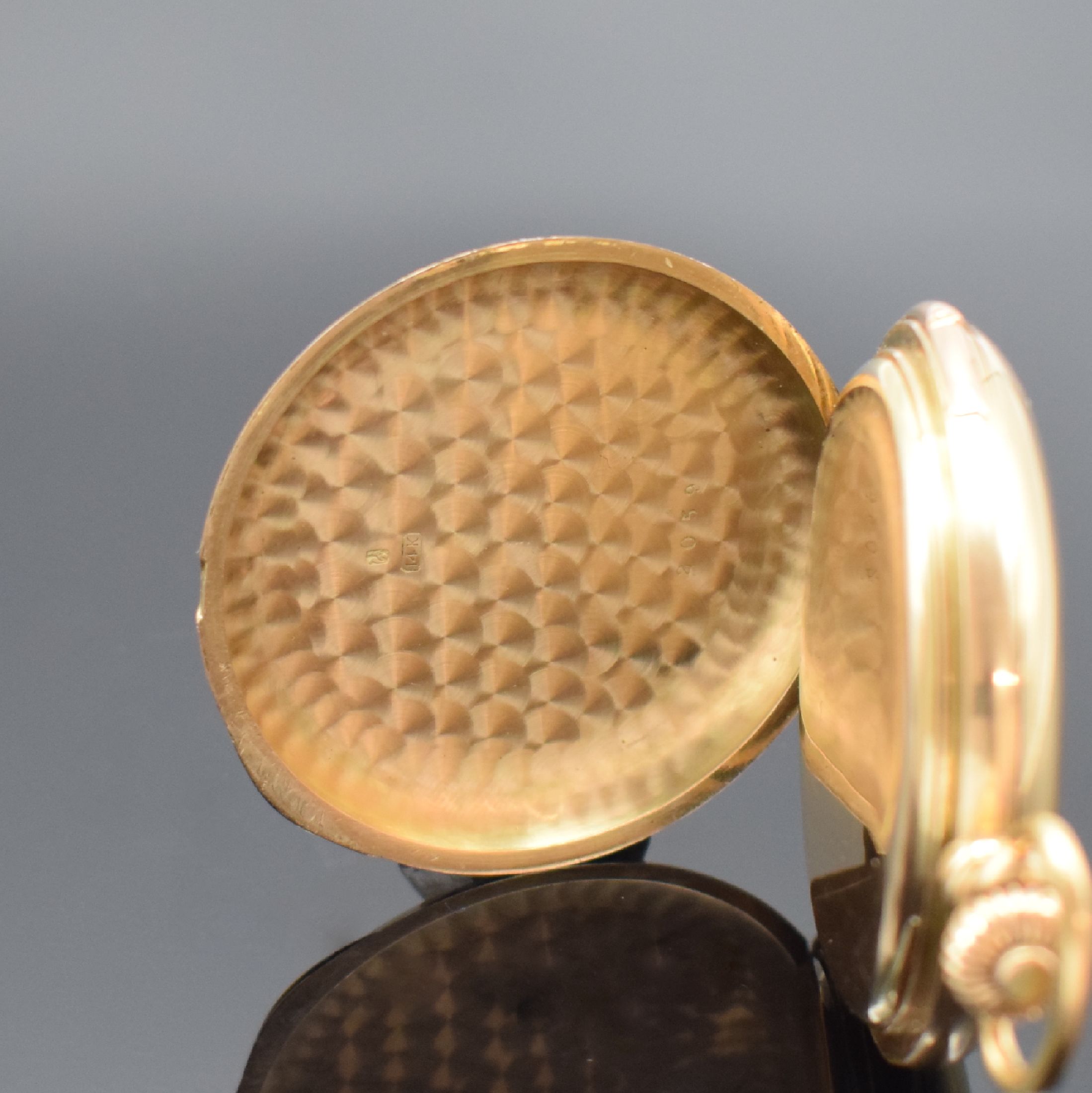 Detail c: Schwere Savonette mit 1/4-Repetition in GG 585/000, Schweiz um 1910, glattes 3-Deckel Goldgeh., Schieber f. Repetition, Emailzifferbl. m. ...