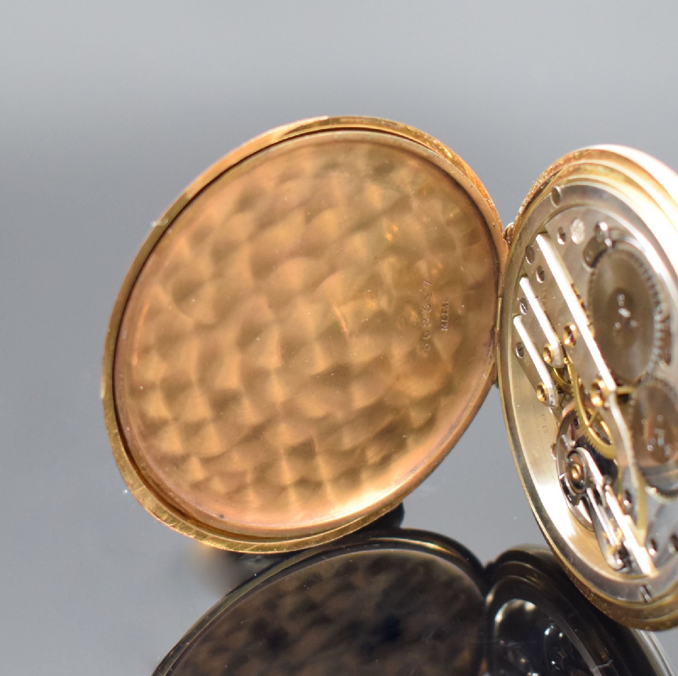 Detail d: IWC Herrentaschenuhr Kaliber 73 in GG 585/000, Schweiz um 1926, glattes Geh., gold. Zifferbl. bez. "Chronomètre International Watch Co", ...