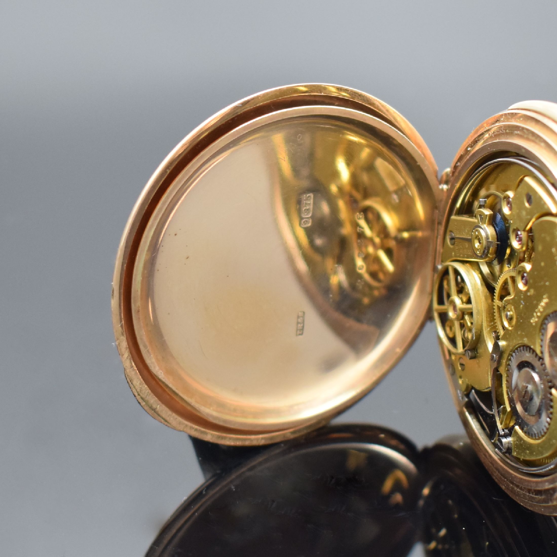 Detail f: THO. RUSSEL & Co Herrensavonette mit 1/4- Stunden-Repetition in RG 375/000, England / Schweiz lt. Hallmark 1924, schweres glattes 3 -Deckel Goldgeh. ...