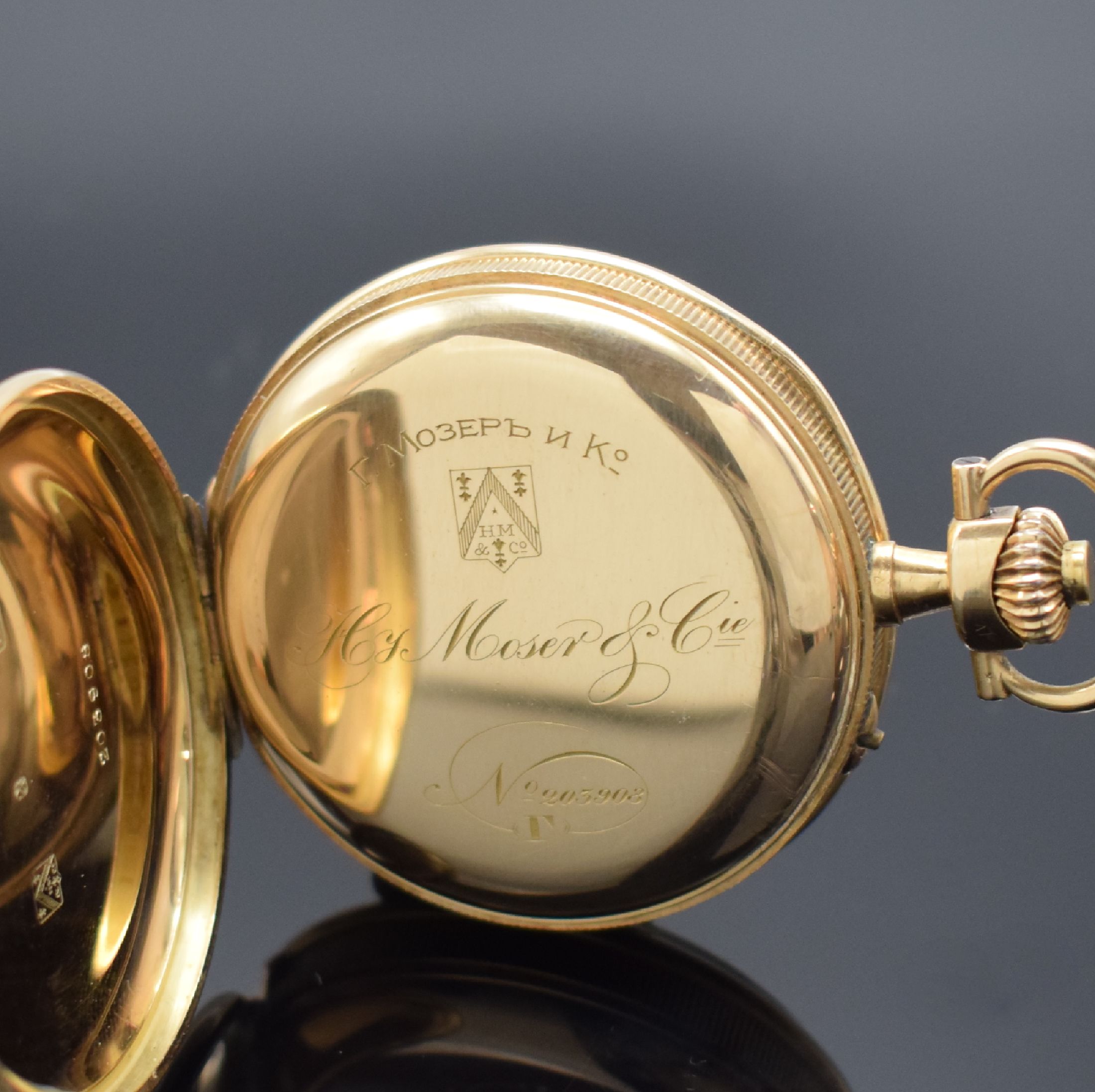 Detail c: Hy. MOSER & Cie Taschenchronograph in RoseG 585/000, Schweiz um 1910, Strahlen-guill. 2 -Deckel Goldgeh., gerippter Rand, Emailzifferbl. riss. m. ...