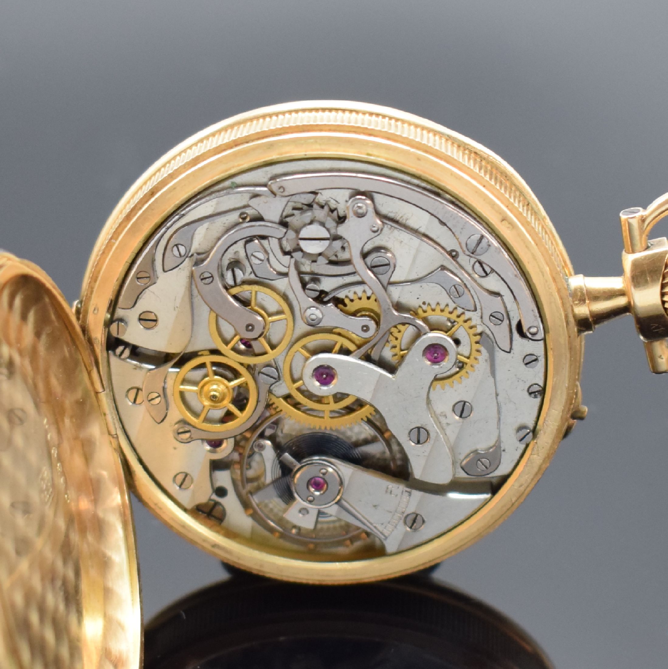 Detail e: Hy. MOSER & Cie Taschenchronograph in RoseG 585/000, Schweiz um 1910, Strahlen-guill. 2 -Deckel Goldgeh., gerippter Rand, Emailzifferbl. riss. m. ...