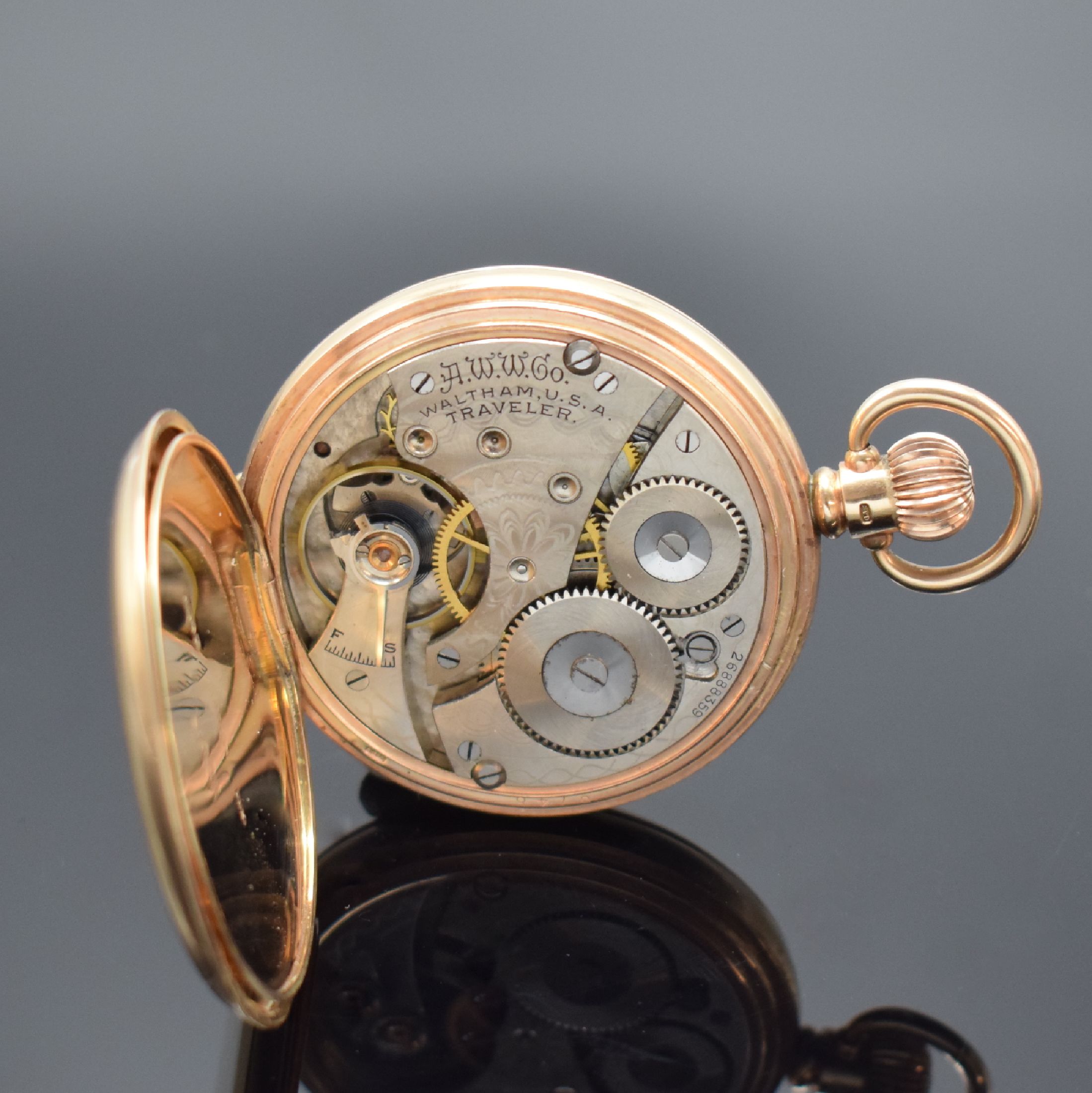 Detail f: WALTHAM Savonette Herrentaschenuhr in RG 375/000, USA / England um 1930, glattes Dennison 3-Deckel Goldgeh., 2-teil. Emailzifferbl. m. röm. Zahlen, ...