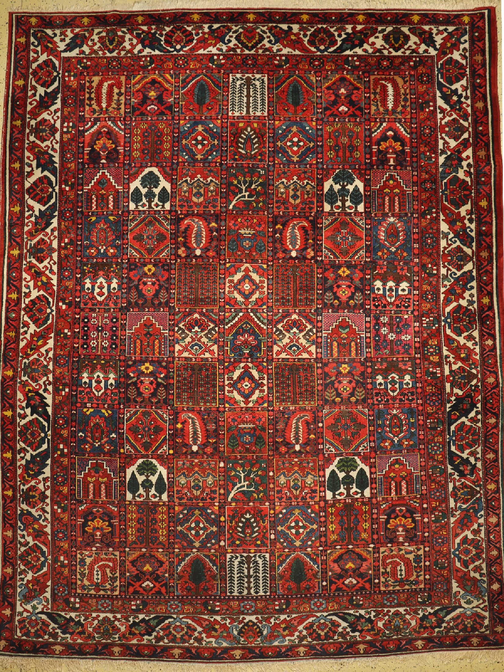 Felder Bachtiar, Persien, um 1950, Wolle auf Baumwolle, ca. 388 x 297 cm, EHZ: 2