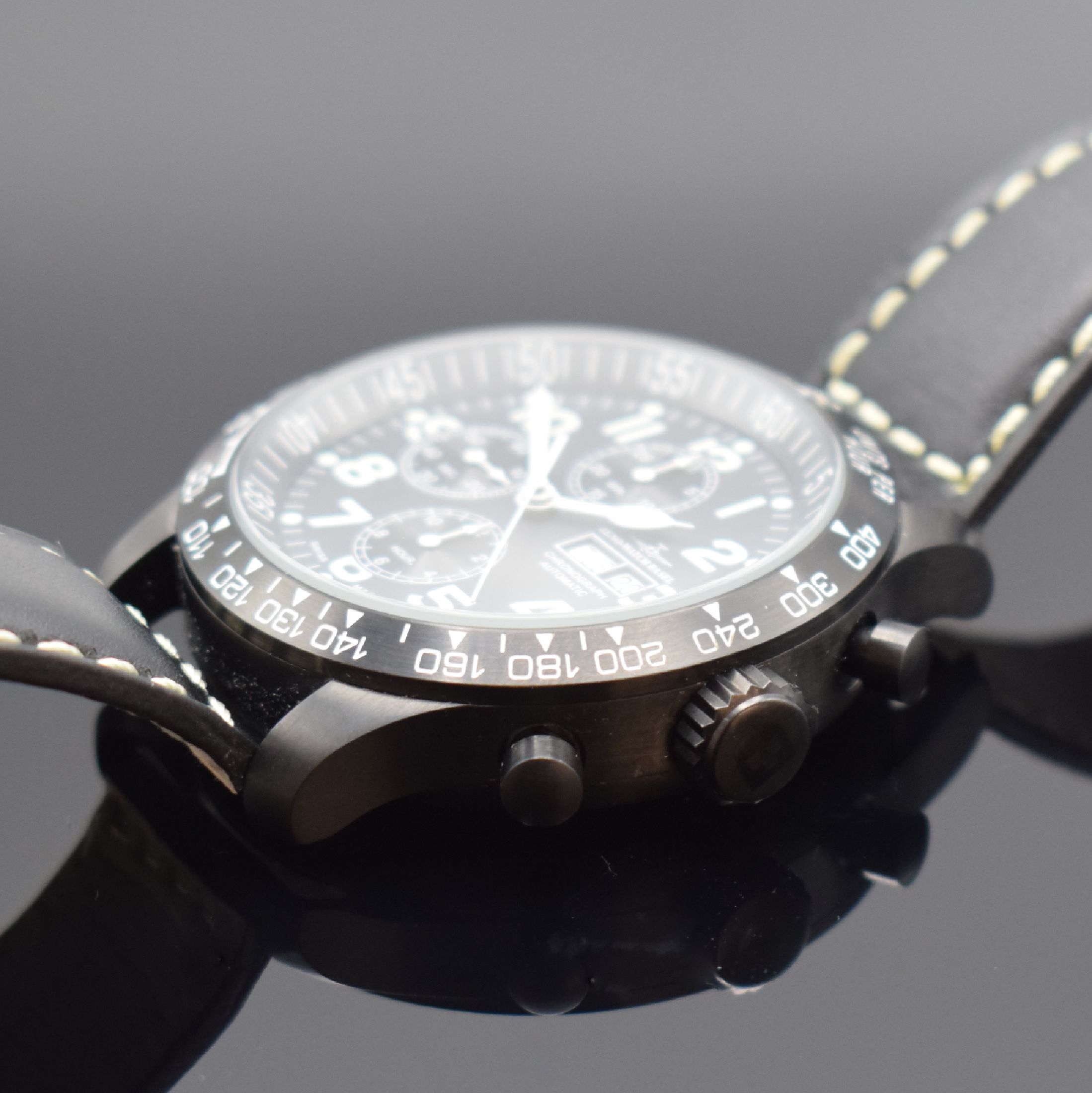 Detail b: ZENO-WATCH BASEL Herrenchronograph in Stahl Referenz 8557/2, Schweiz um 2010, Automatik, beids. vergl. Geh. geschw., Boden verschr., orig. Lederband ...