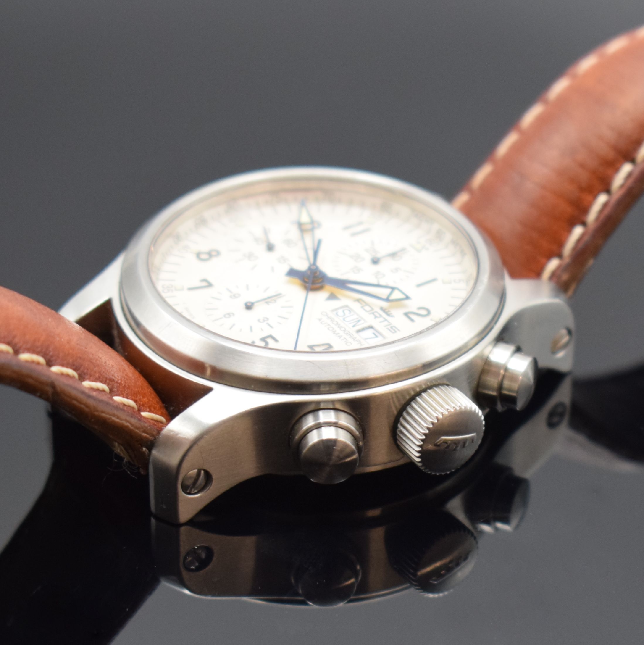 Detail c: FORTIS B42 Herrenarmbanduhr mit Chronograph Referenz 635.10.141.1, Schweiz um 2000, Automatik, beids. vergl. Edelstahlgeh., Boden & Krone verschr., ...