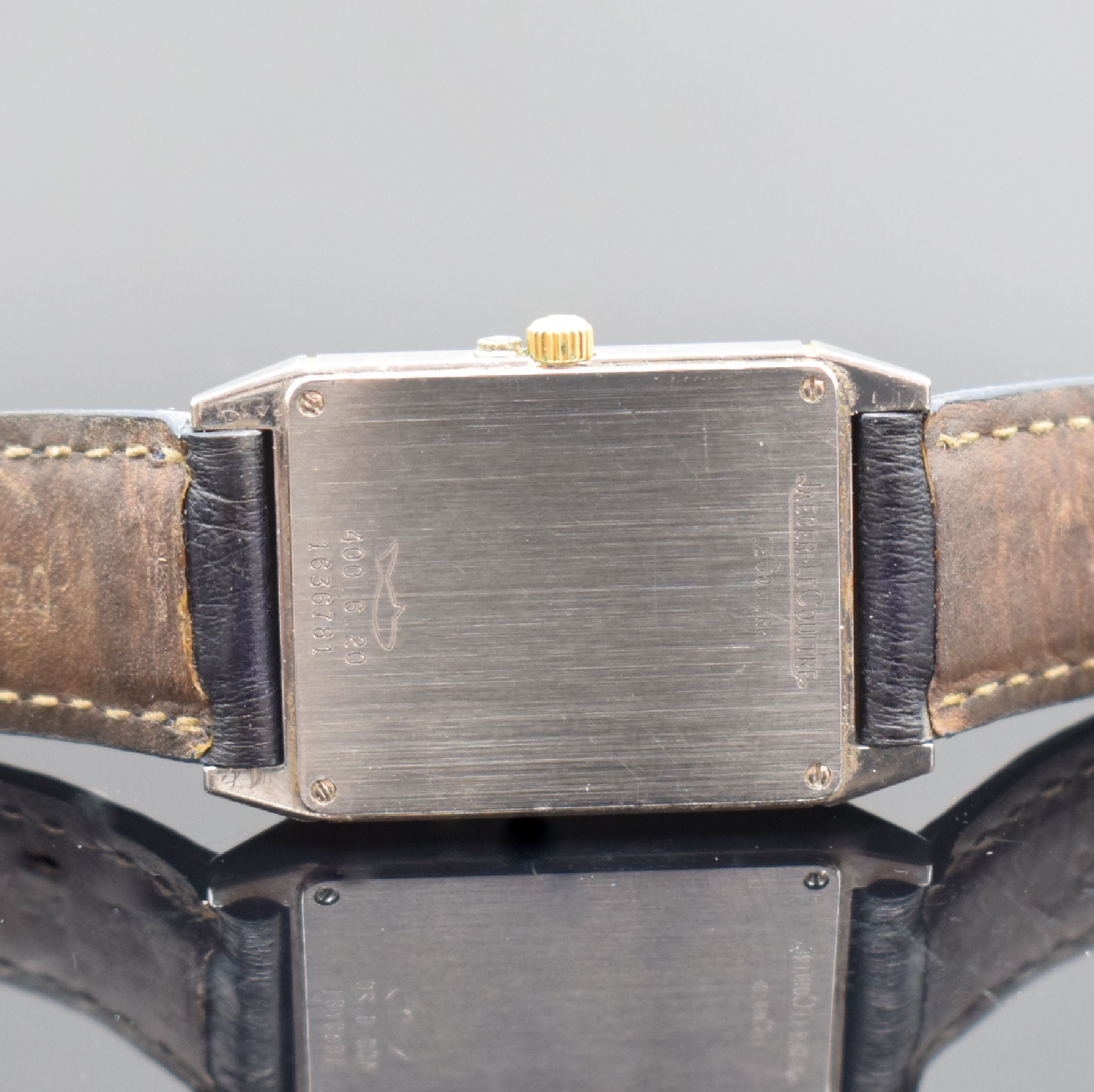 Detail d: Jaeger-LeCoultre Armbanduhr Referenz 400.6.20, Schweiz um 1990, nach Vorbild aus den 1950er Jahren, quarz, Edelstahlgeh., Boden 4-fach verschr., ...